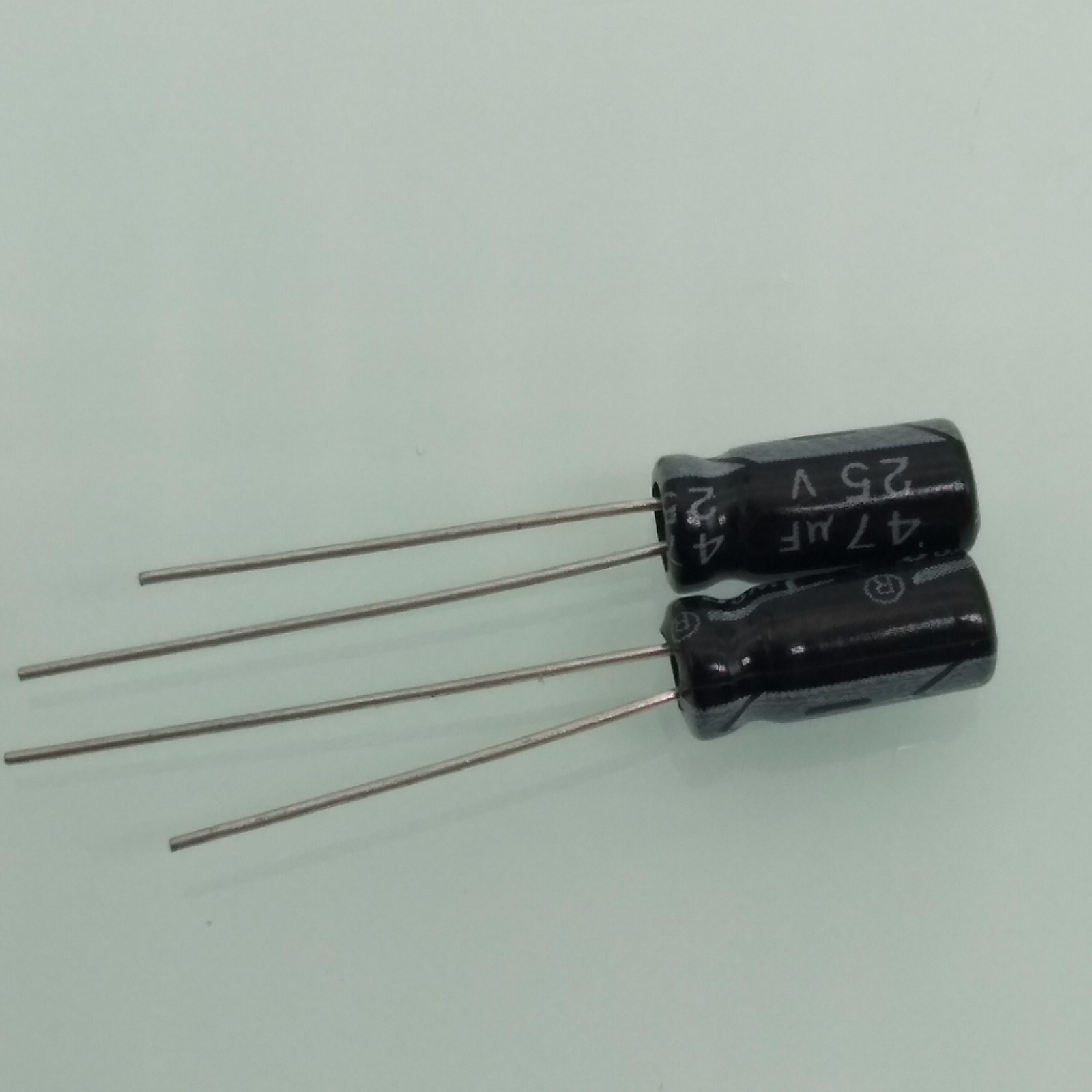 US Stock 50pcs Electrolytic Capacitors 47uF 47mfd 25V +105℃ Radial 5 x 11mm