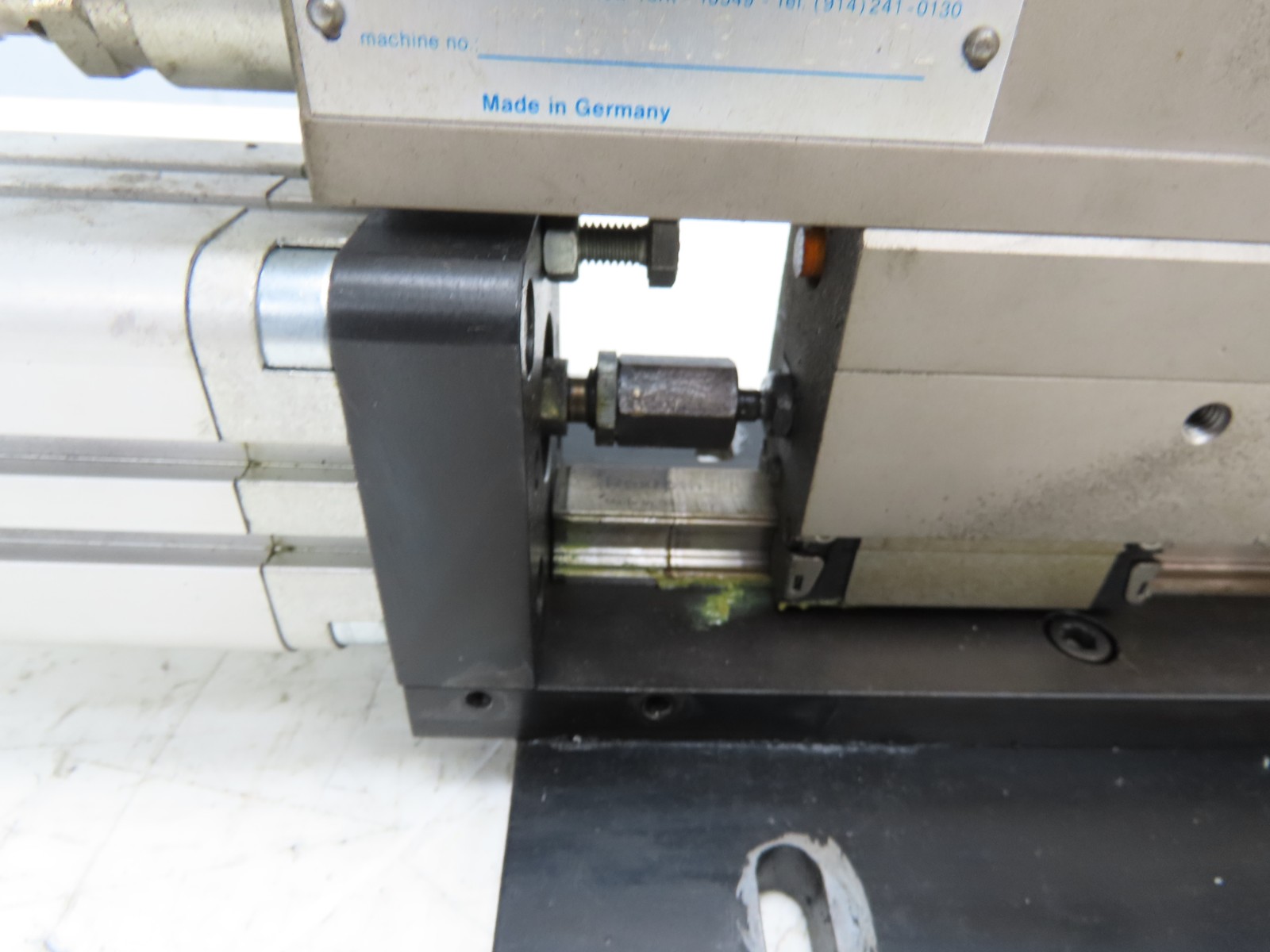 Weber Pneumatic Automatic Feed Screwdriving System 60mm Stroke Screwdriver