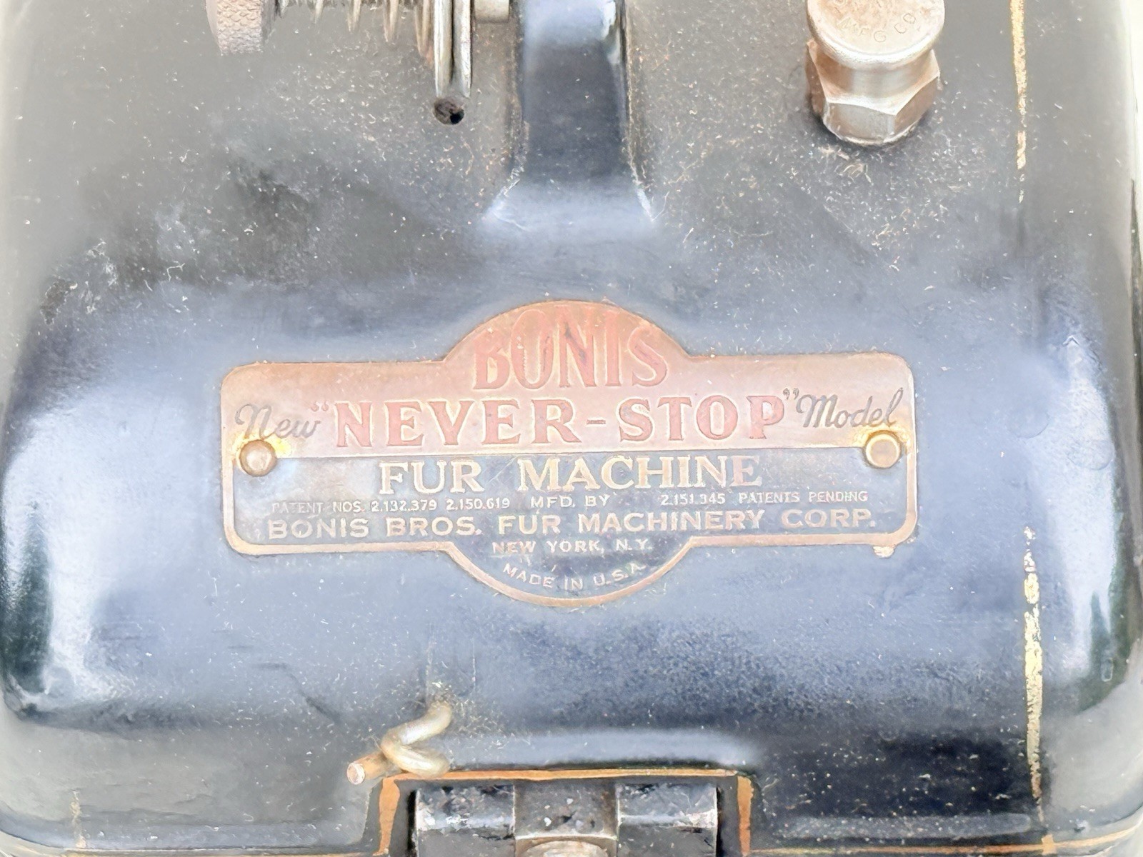 Bonis Industrial “Never-Stop” Fur & Leather Sewing Machine | Made in USA