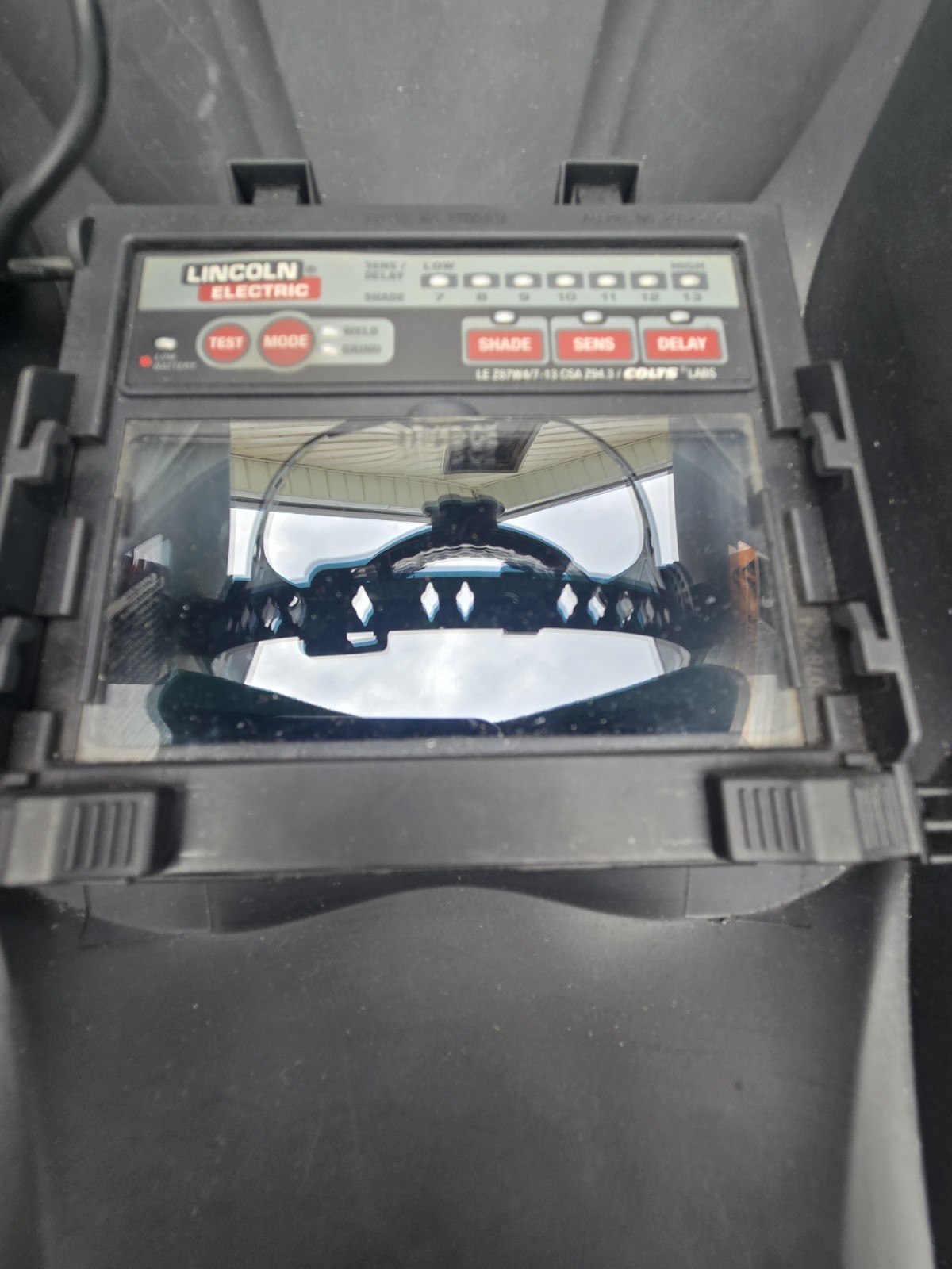 Lincoln Electric Viking 1840 Series Auto-Darkening Welding Helmet Black