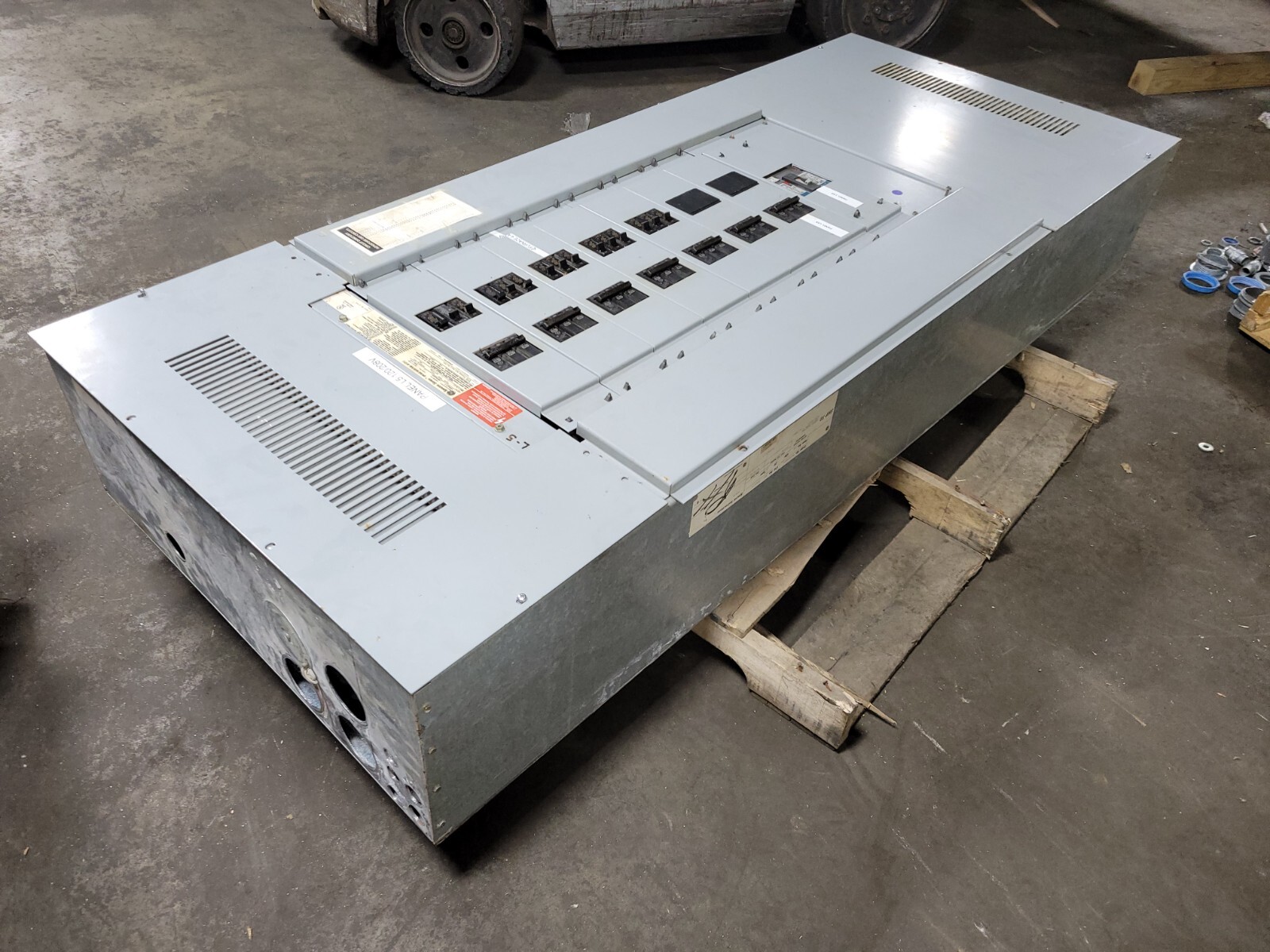 GE General Electric APN Spectra Series Panelboard 600 Amp 208Y/120 VAC 3PH 4W