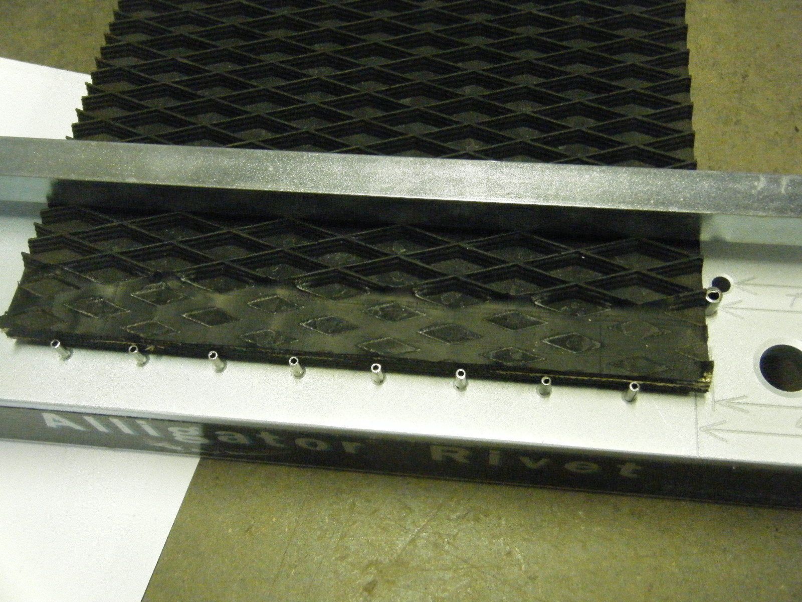 Round Hay Baler Belt Tool lacer & 7″ rivet repair splice Flexco Alligator ART-7