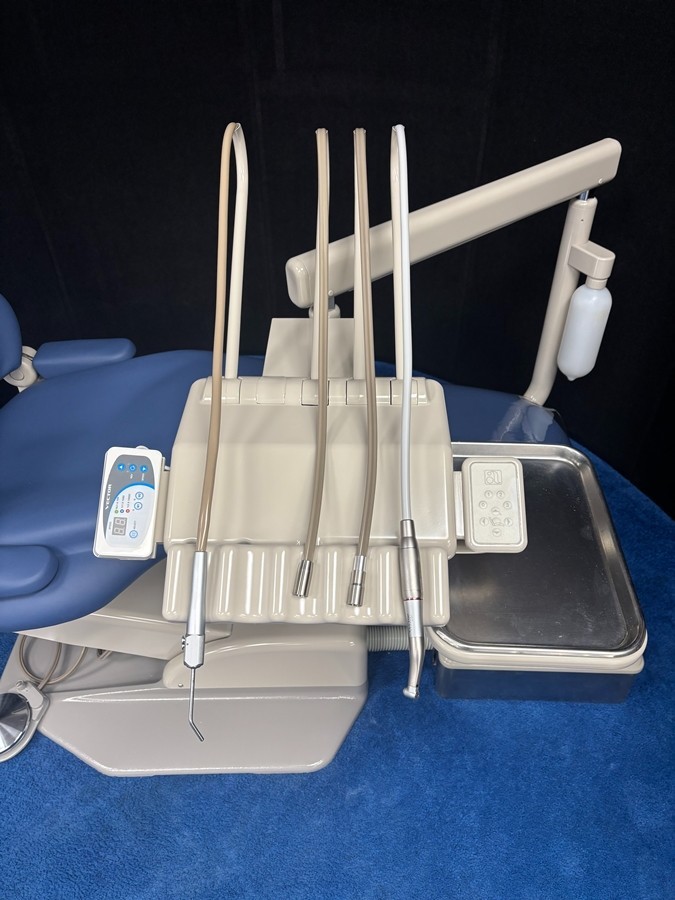ADEC 1040 Chair w/ Radius Euro Delivery, Vector Electric Handpiece System, Vinyl