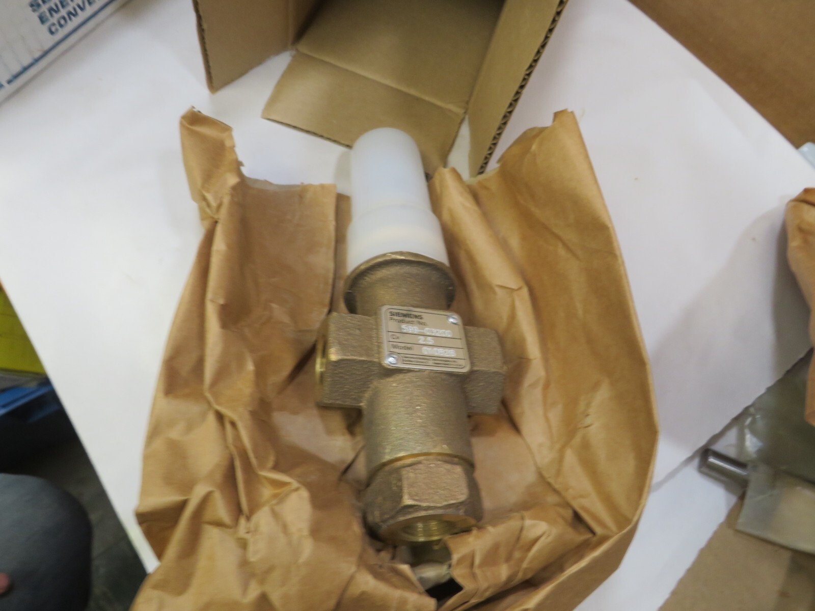 Flowrite 3-Way Valve 1/2″(15mm) line size, 2.5 Cv, Brass Trim