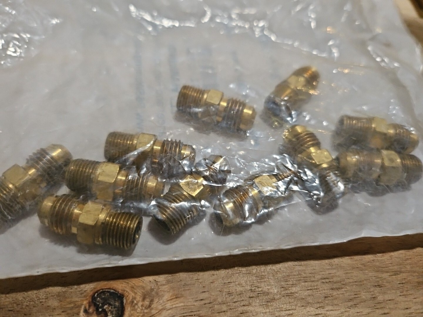 ANDERSON 1/4″ Male Flare x 1/8″ MNPT Half Union Male Connector – Bag Of 10