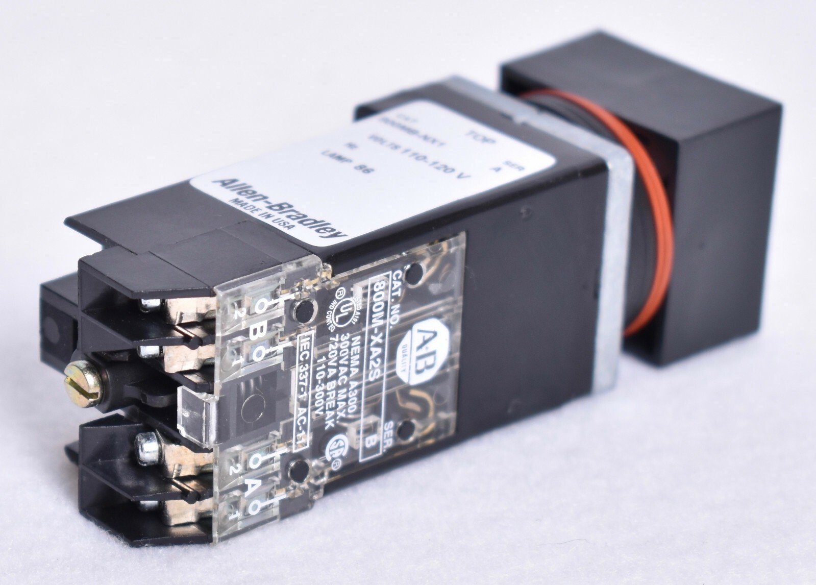 AB Allen Bradley Selector Switch 800MB-NX1 800M-XA2S