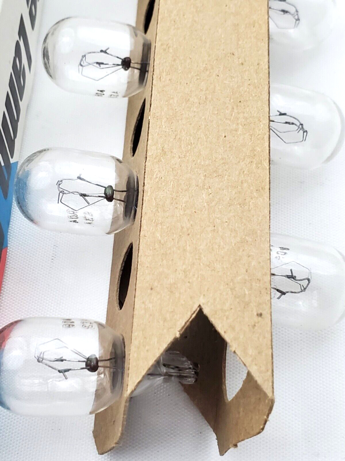 Box of 10 Sylvania 904 Miniature Lamps 13.5 Volt .69A Glass Wedge Base