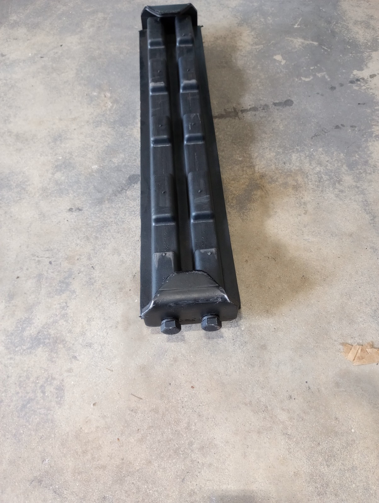 ROADLINER EXCAVATOR CLIP ON RUBBER PADS 700 MM WIDTH FITS MULTIPLE BRANDS