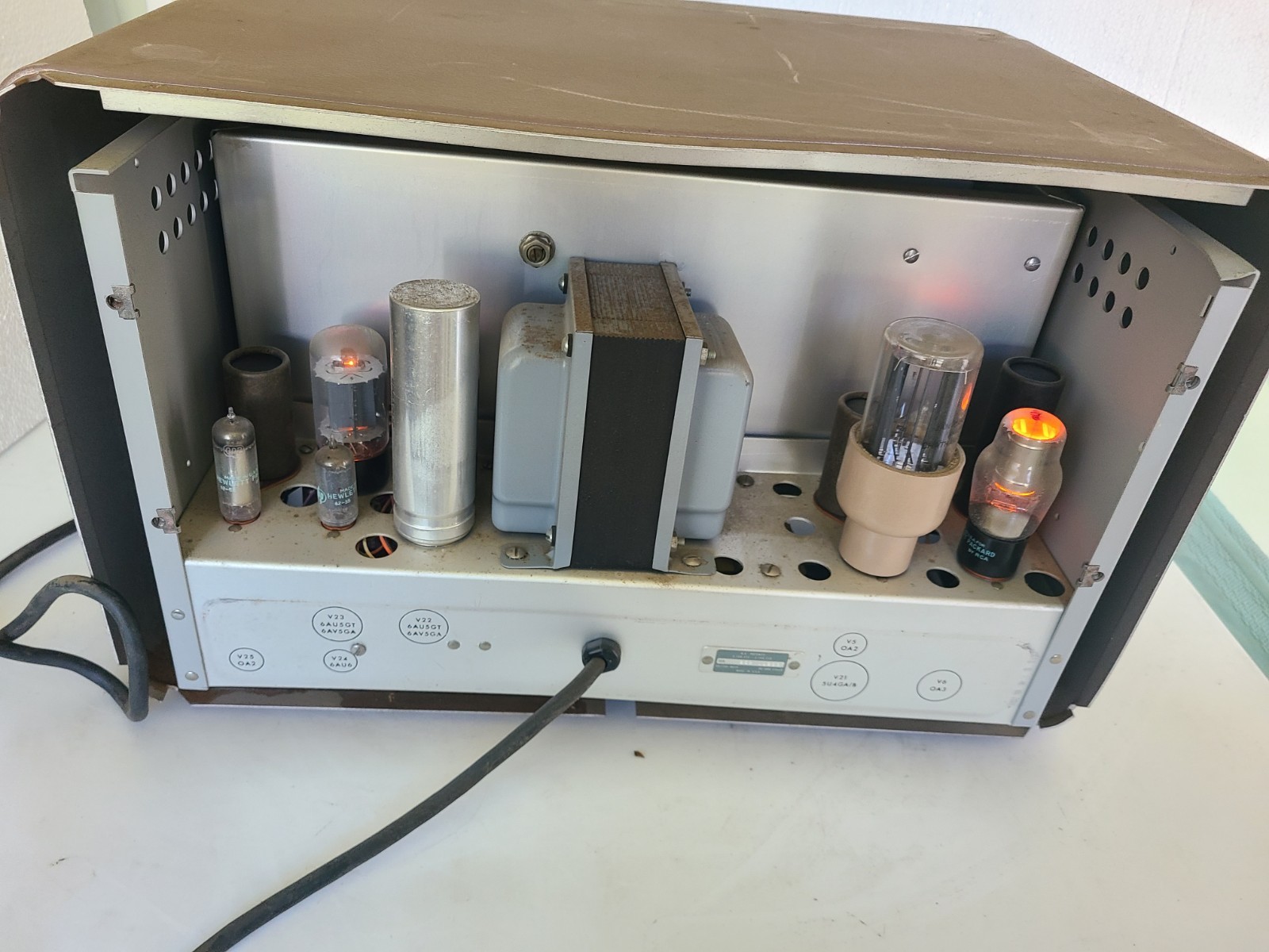 HP 202A Low Frequency Function Generator, Powers Up, Untested