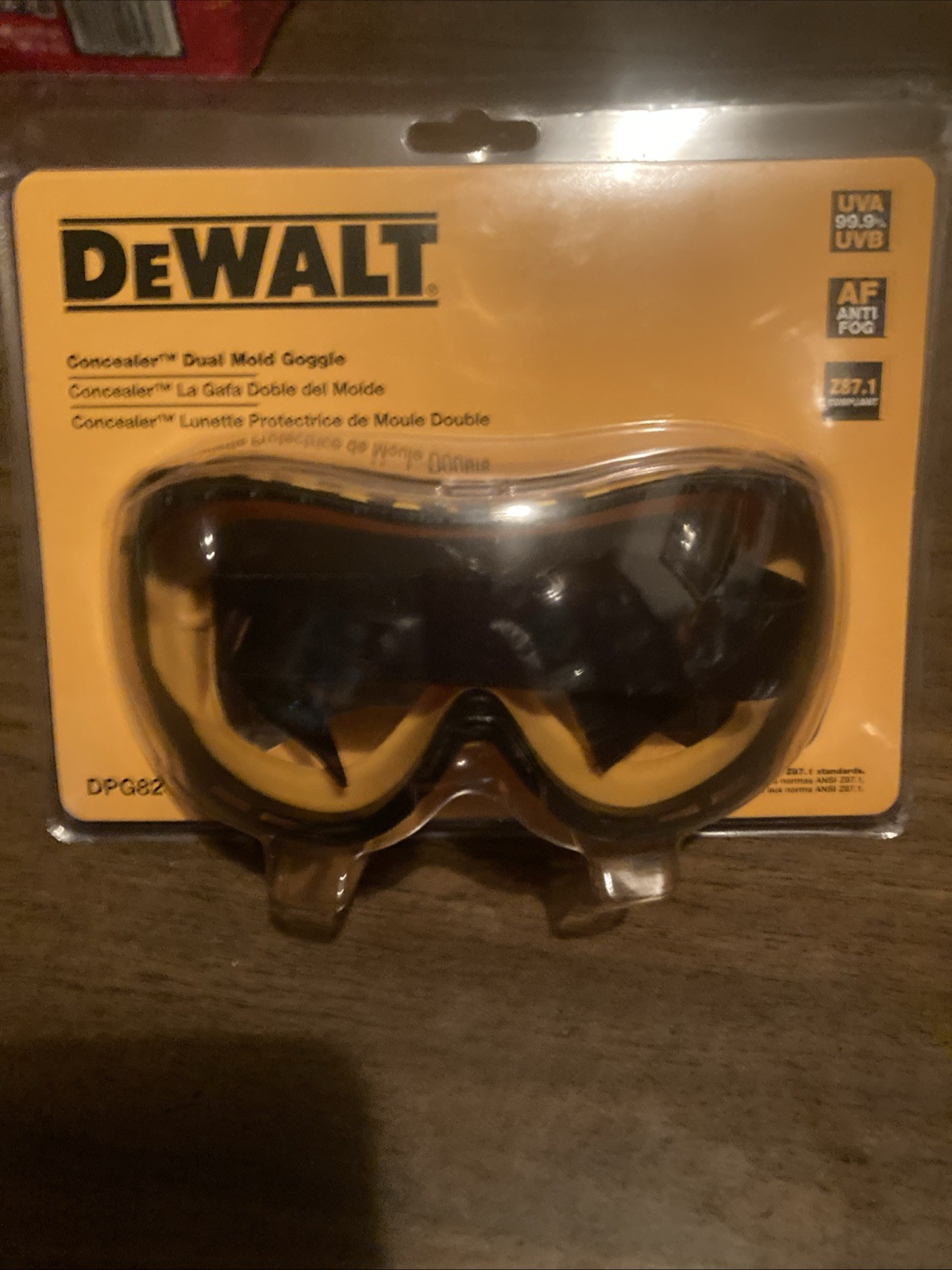 DEWALT CONCEALER DUAL MOLD GOGGLE DPG82-11C UVA 99.9% ANTI-FOG Z87.1+