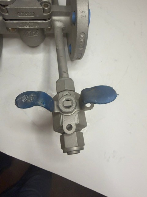 AZ 1″ Valve with 1/2″ Flush lines AHU605-1 Flanged 150 Pounds NEW