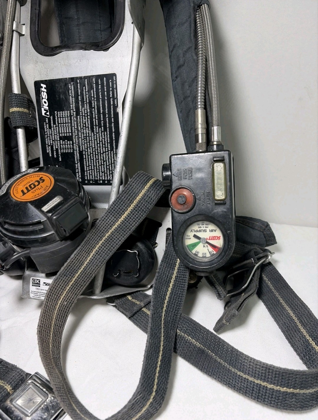 Scott 4.5 SCBA Harness w/ Pak Alert Air Supply Gauge EZ Flo Regulator