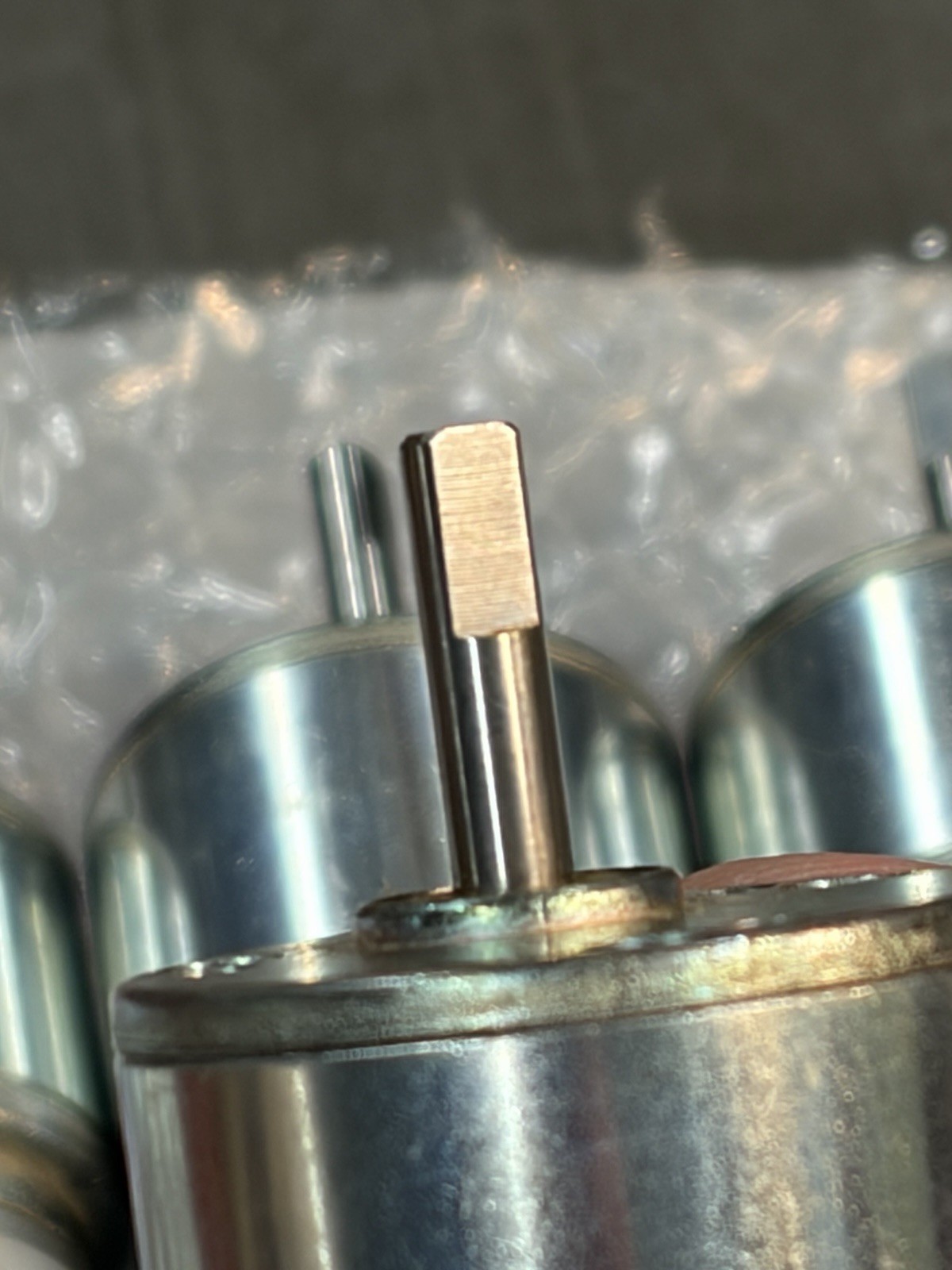 QTY 1 PITTMAN GEAR MOTOR 12 VOLTS 60.5:1 RATIO 3/16” SHAFT WITH FLAT CLEAN