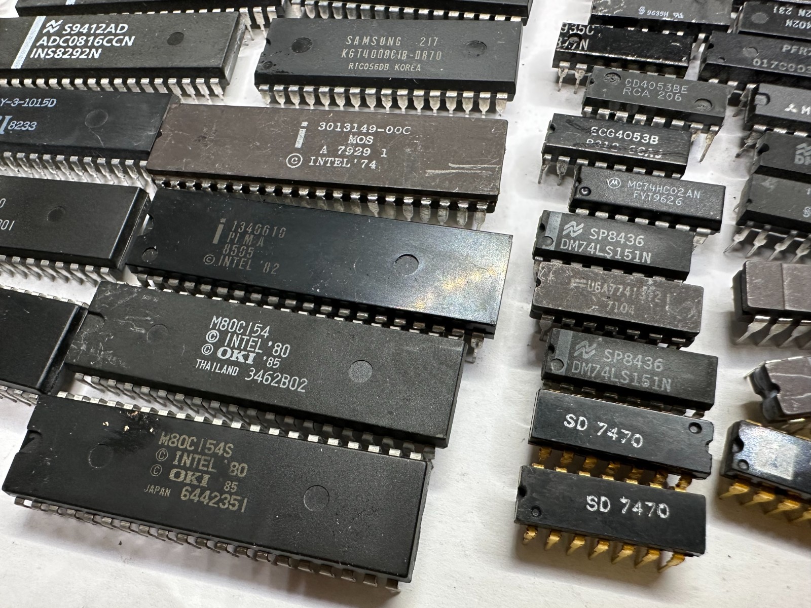 VINTAGE BIOS, FIRMWARE, EPROM ETC. IC Lot Of 190Pcs, AS-IS UNTESTED, Gold Scrap