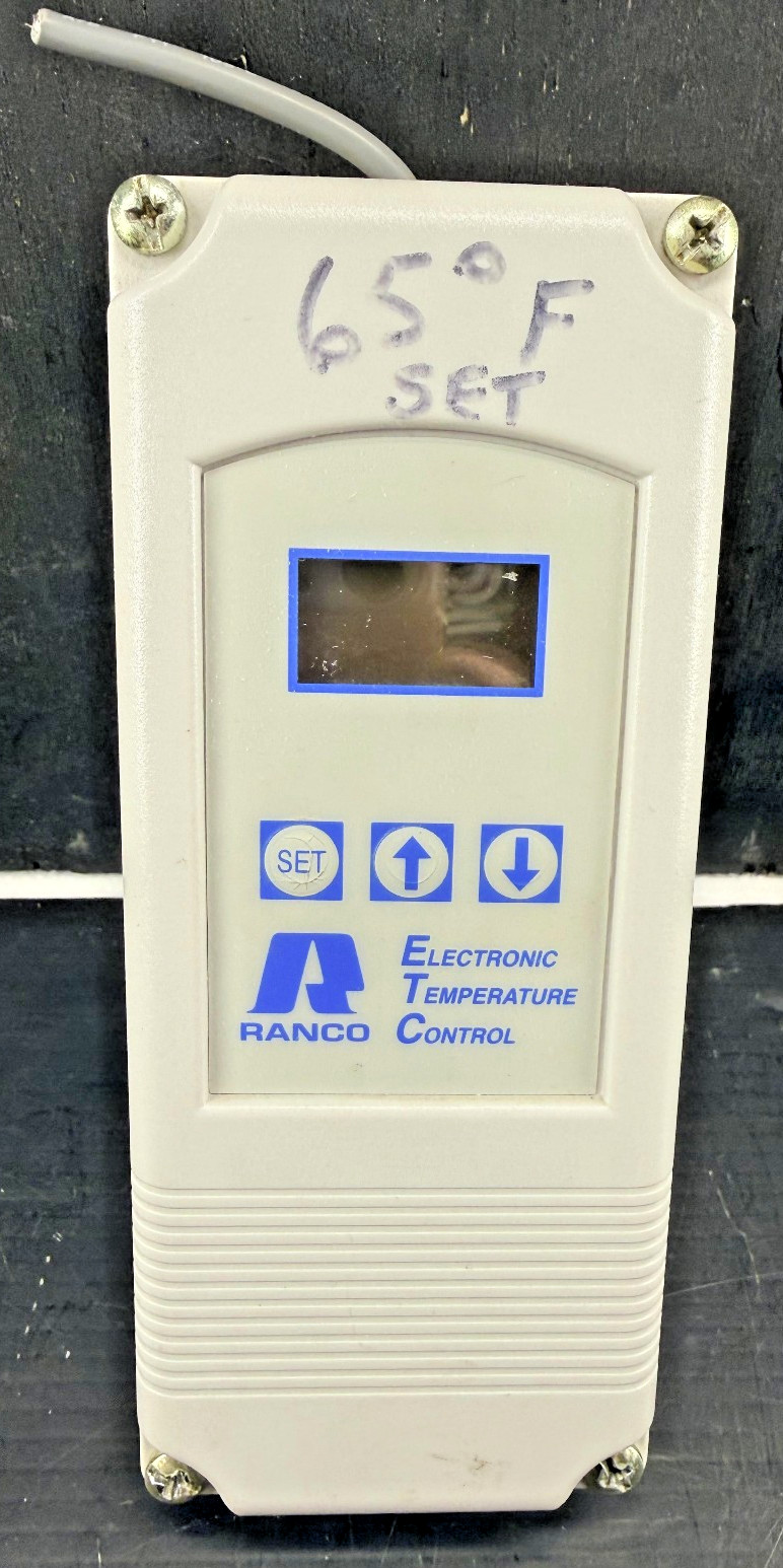 1 USED RANCO ETC-211000-000 ELECTRONIC TEMPERATURE CONTROLLER ***MAKE OFFER***