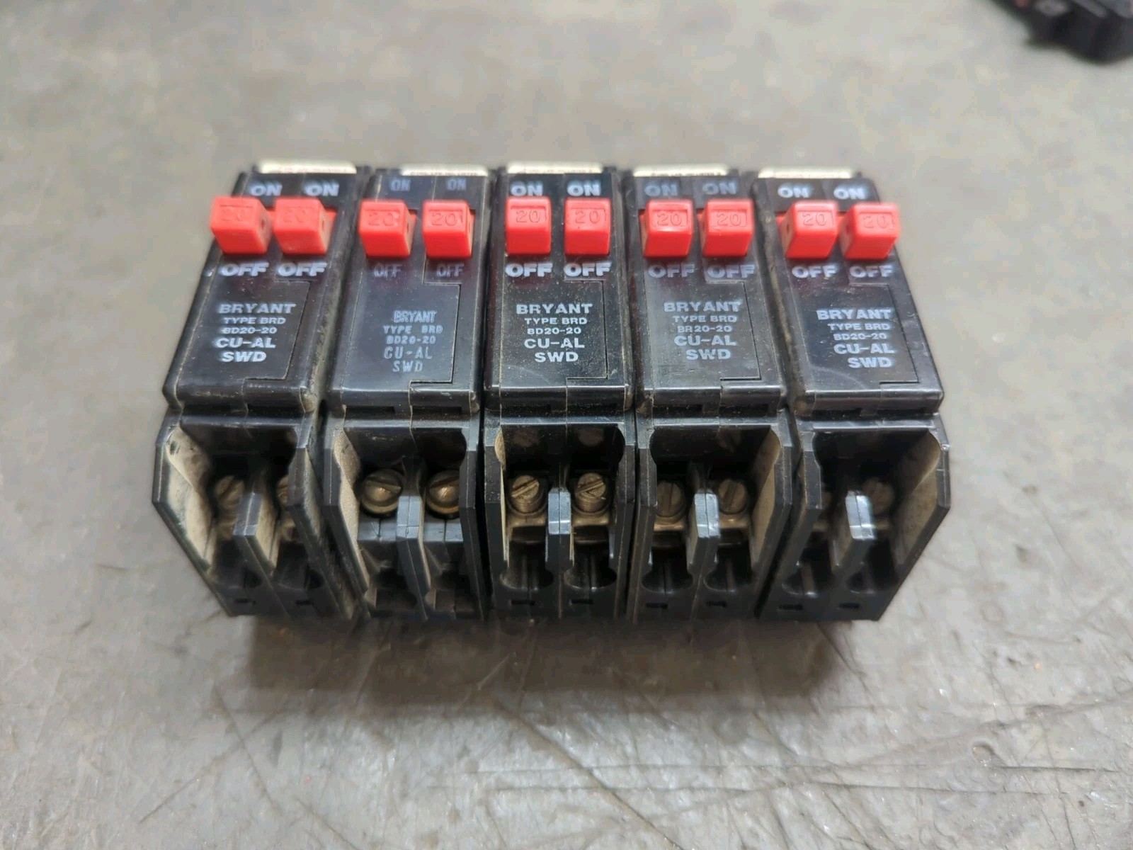 Pair Of Bryant BR2020 20 Amp 2 Pole Twin Tendem Circuit Breakers