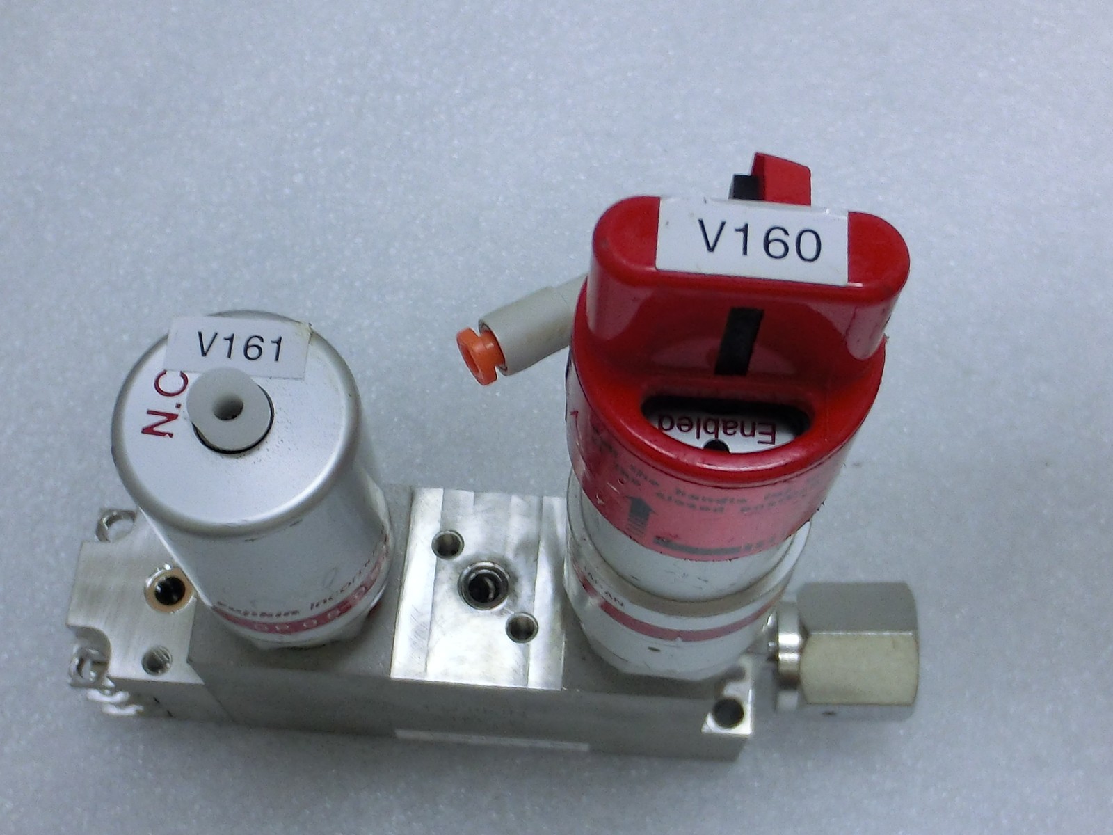 Lam Research 766-077821-103 Rev D Fujikin 705774 Pneumatic Valve,Used,Jp+9773