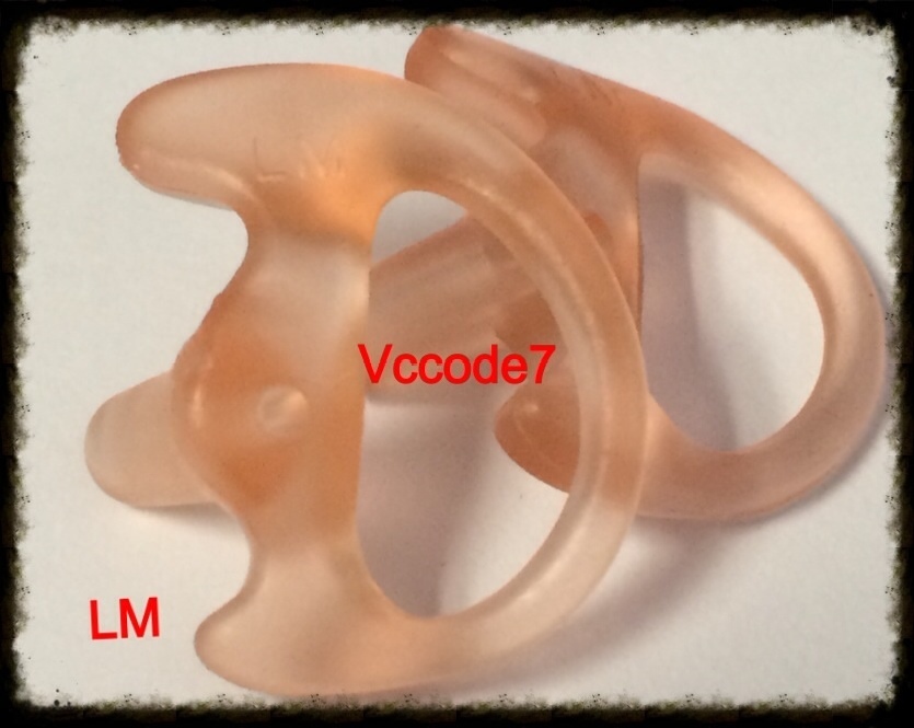 2 LEFT MEDIUM FLESH COLOR COVERT GEL EARMOLDS OPEN EAR INSERT EARPIECE xts ht