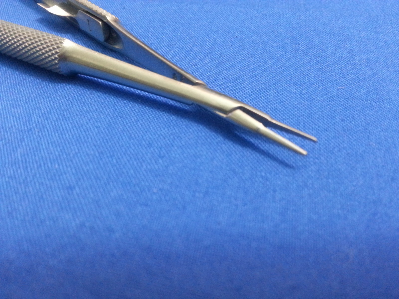 8 O.R GRADE CASTROVIEJO MICRO SURGERY NEEDLE HOLDERS SURGICAL INSTRUMENTS KIT
