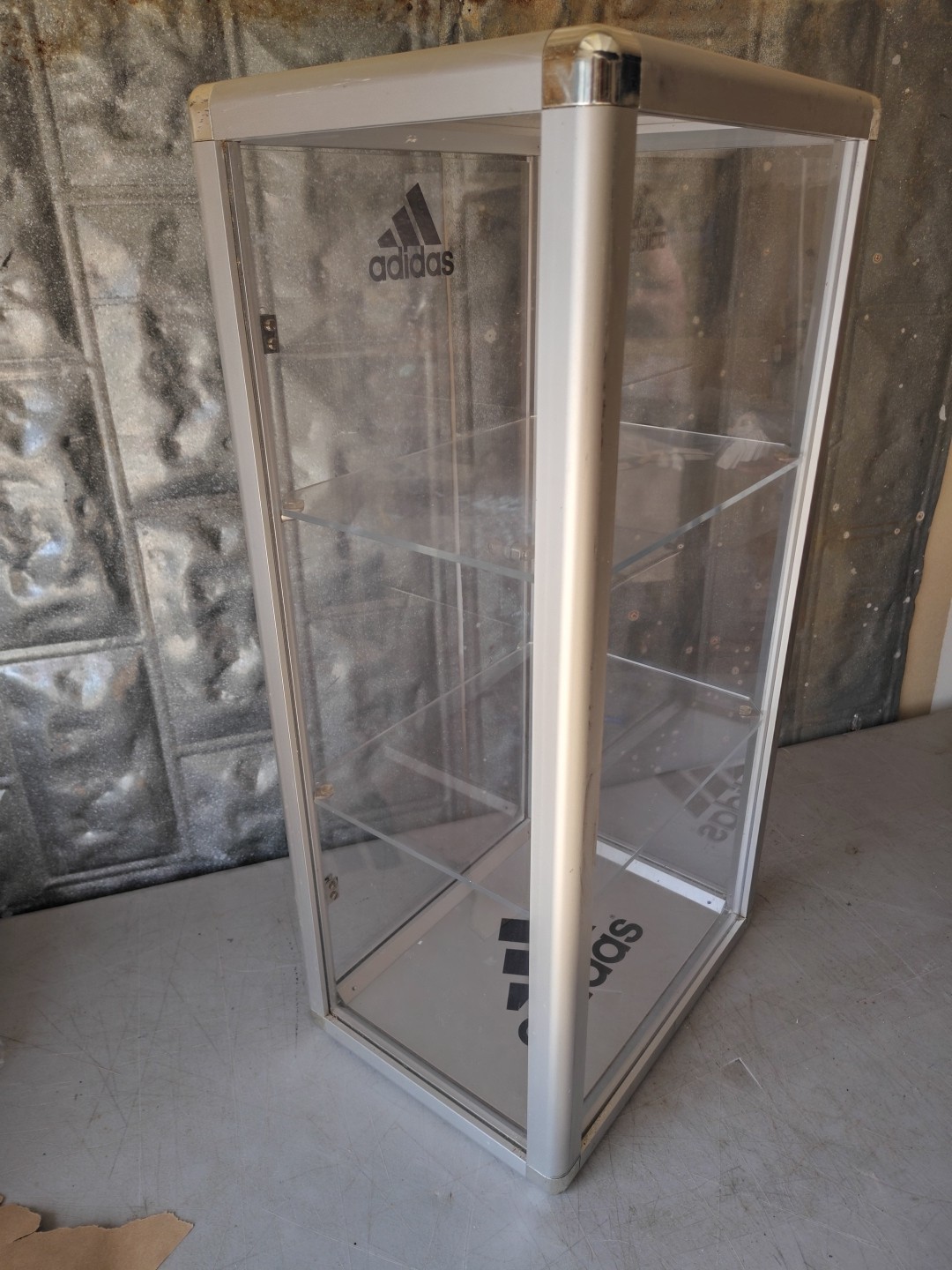 Retail Store Adidas Aluminum Plexiglass Display Case with Shelves Locking