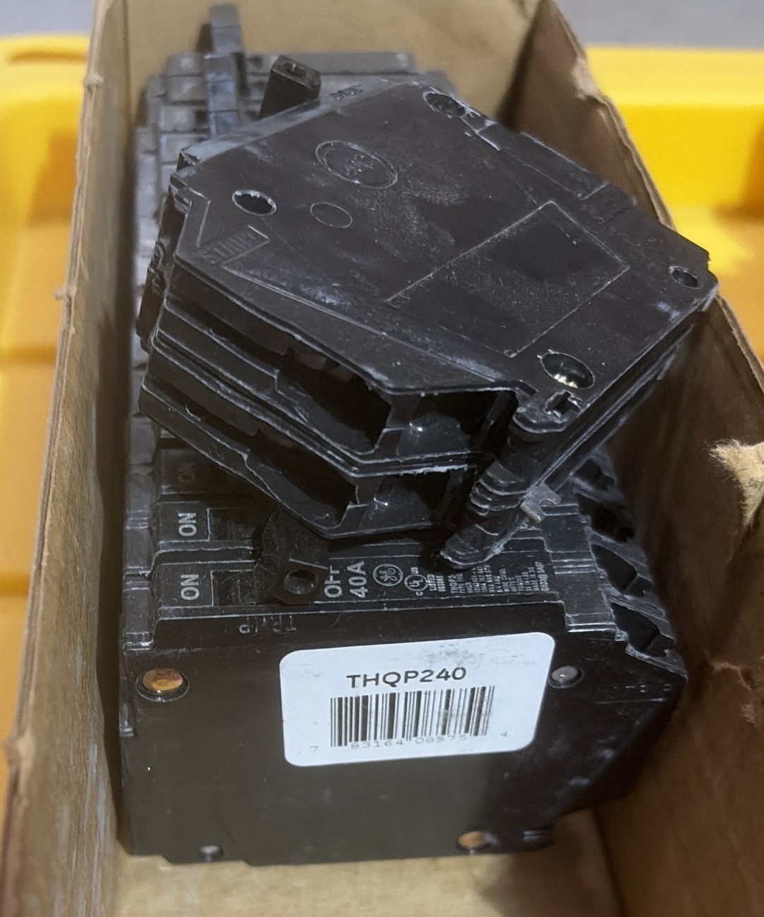 GE Circuit Breaker 40 Amps Thin Double Pole THQP240 Box Of 8 BRAND NEW