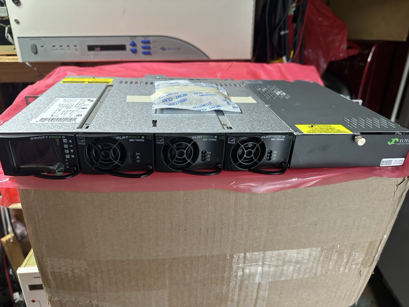 Flatpack S FPSJ601I-ANL-VC, Rear -48V W/LVD 1 U LVBD+Controller+(3) 48/1000 HE