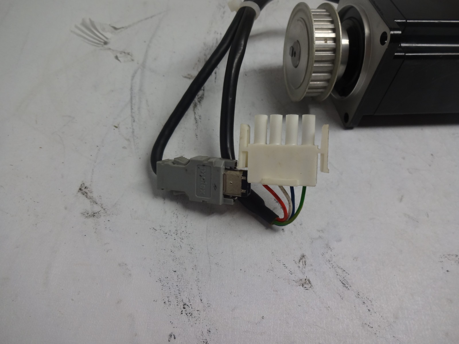 OMRON R88M-W40030T-S1 AC Servo Motor 400W 200V 2.8A