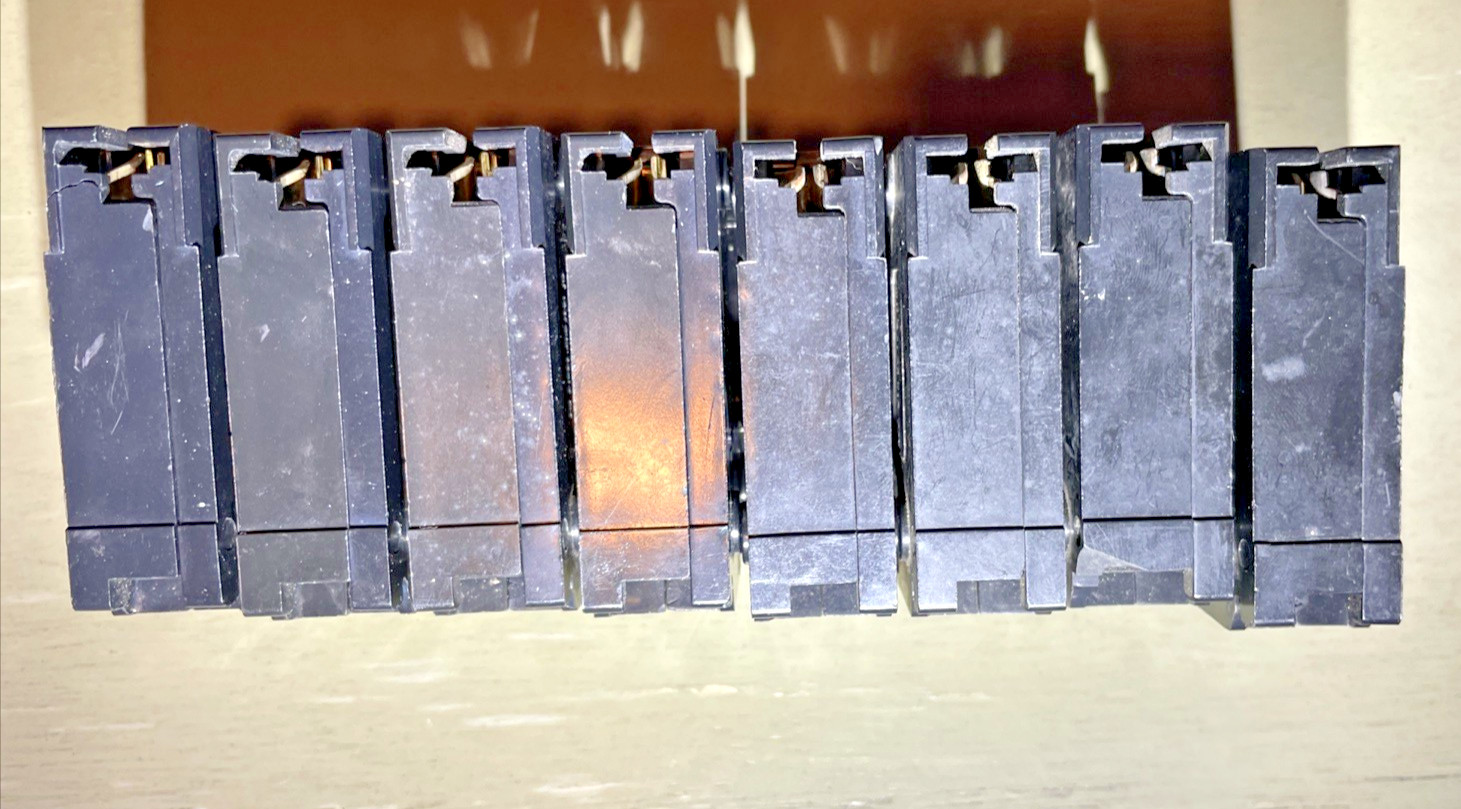 (8) New Eaton BR120 Thermal Magnetic Circuit Breaker, Lot of 8 ***FREE SHIPPING