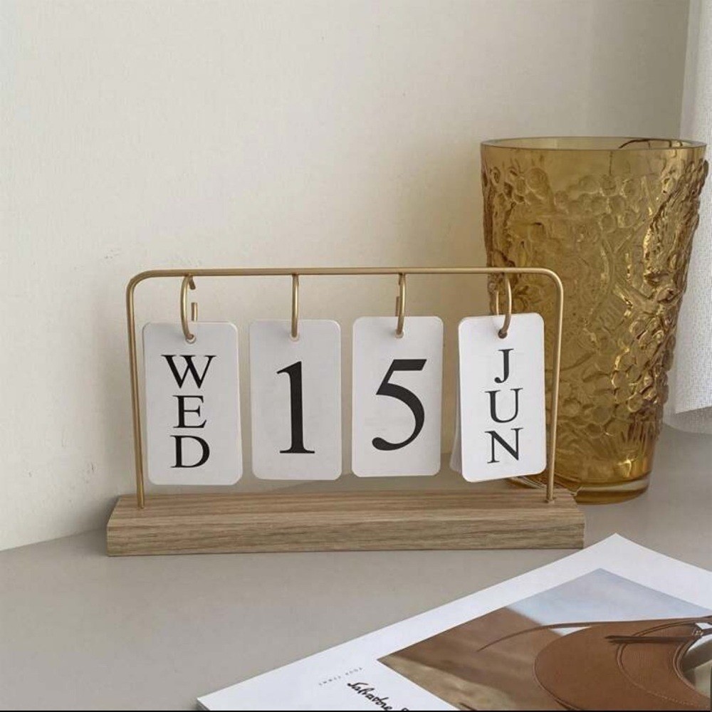 Modern Gold & Wood Perpetual Desk Calendar – Minimalist Flip Date Display