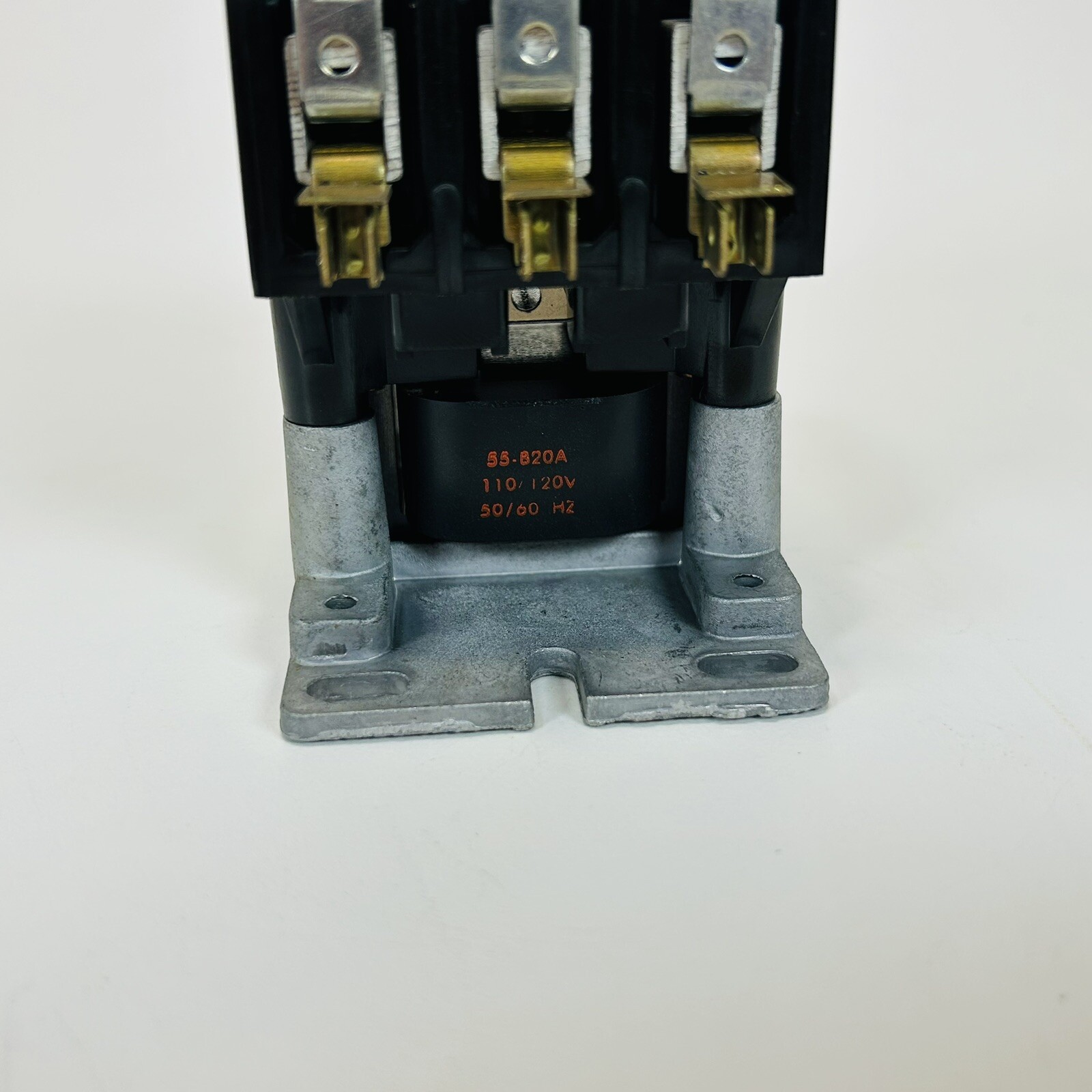 General Electric CR353AD3B*1 (CR353AD3B) Ser. A Contactor 40A 3-Pole 120V Coil.