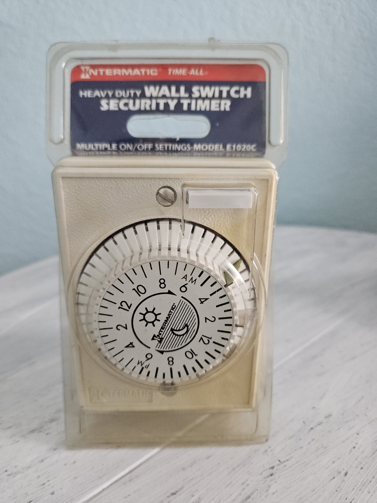 INTERMATIC Heavy Duty Wall Switch Security TIMER Model E1020C 24 Hour Control