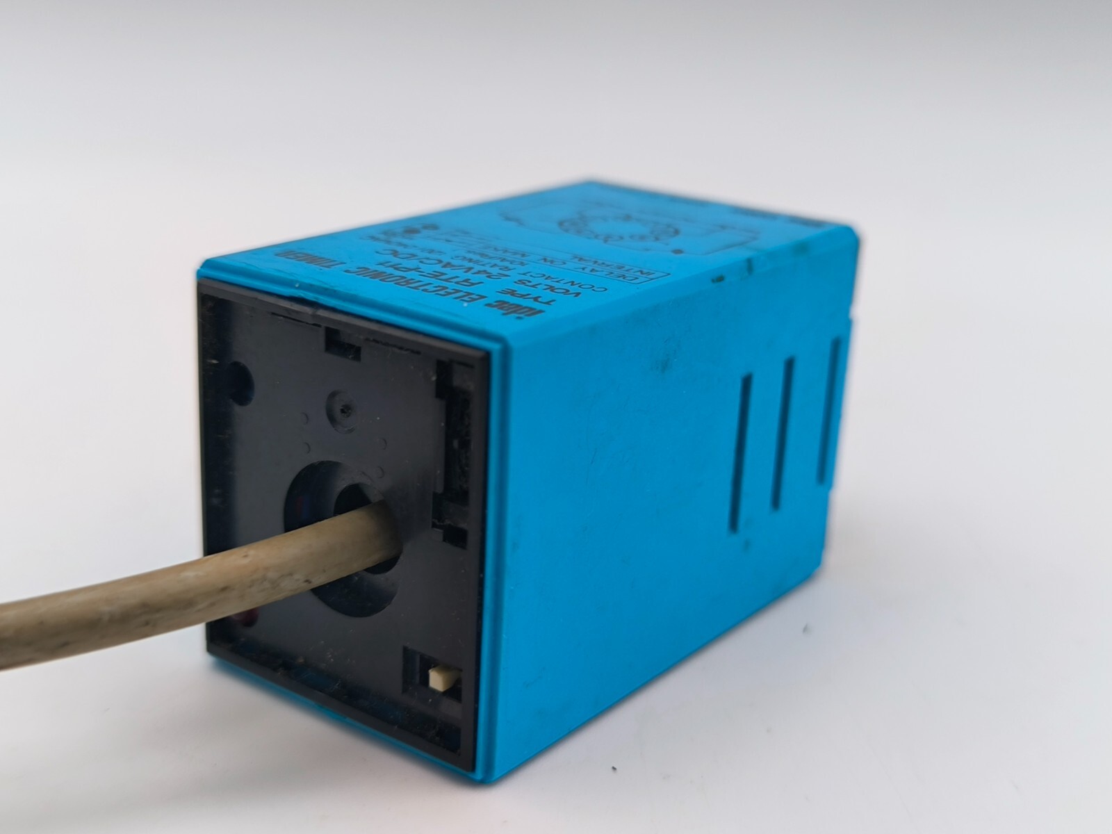 IDEC RTE-P11 Electronic Timer Plug-in Mount DPDT 10A 120VAC Coil 24V AC/DC 8 Pin