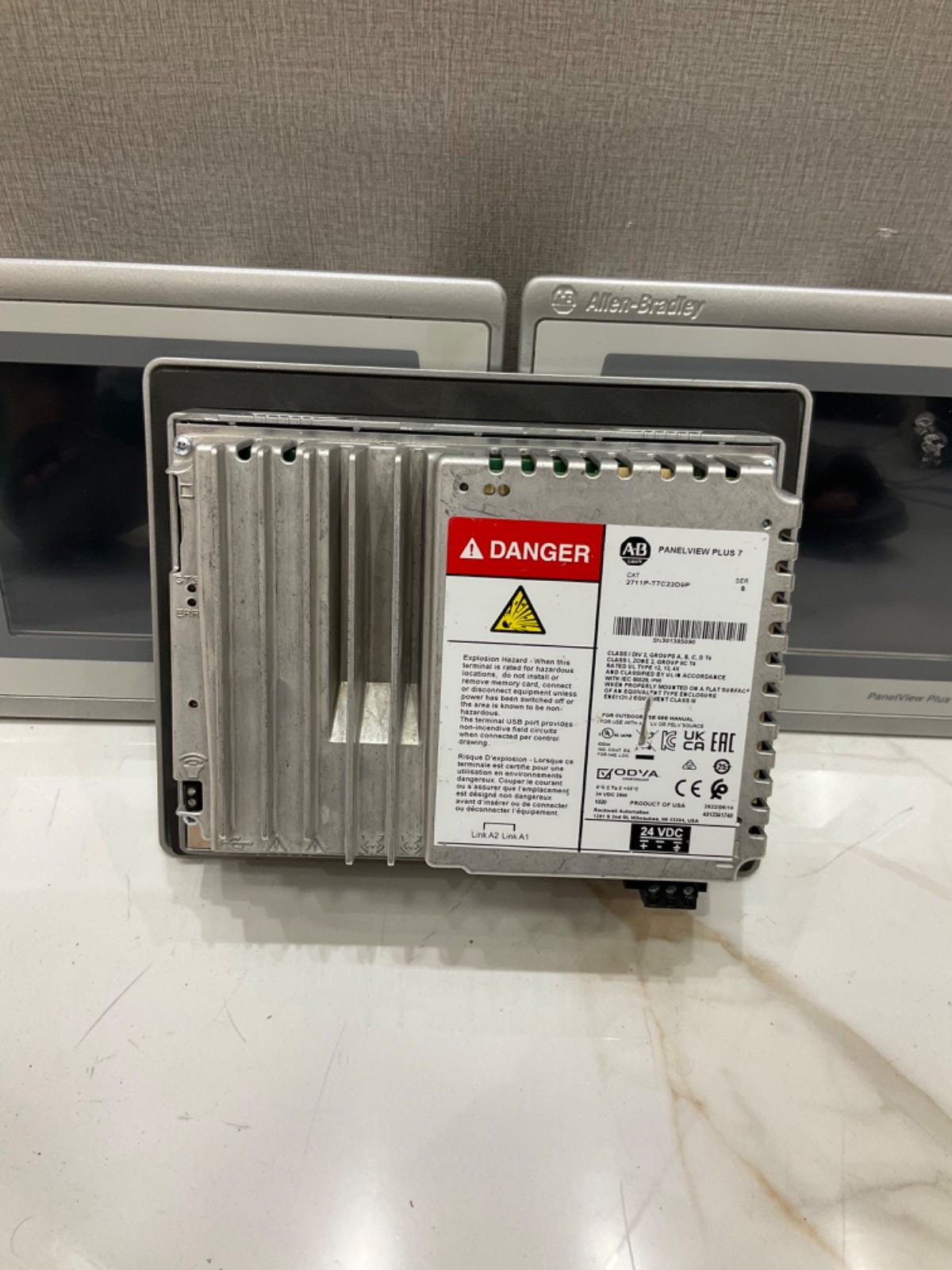 ALLEN BRADLEY 2711P-T7C22D9P SER B PANEL VIEW PLUS 7 GRAPHIC TERMINAL INTERFACE