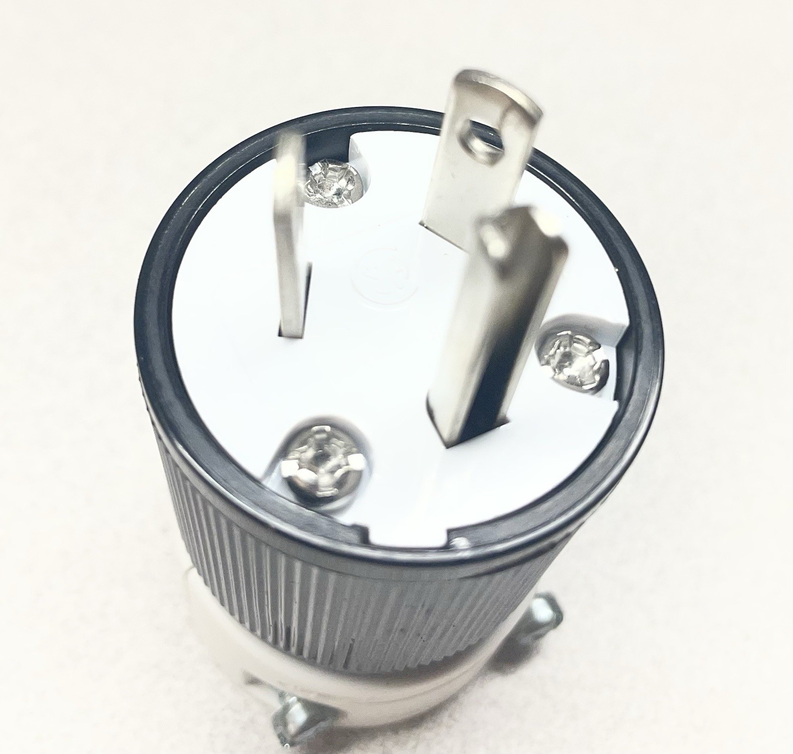 Woodhead Electrical Plug Type B 3-Prong Grounding 125V 11-15A