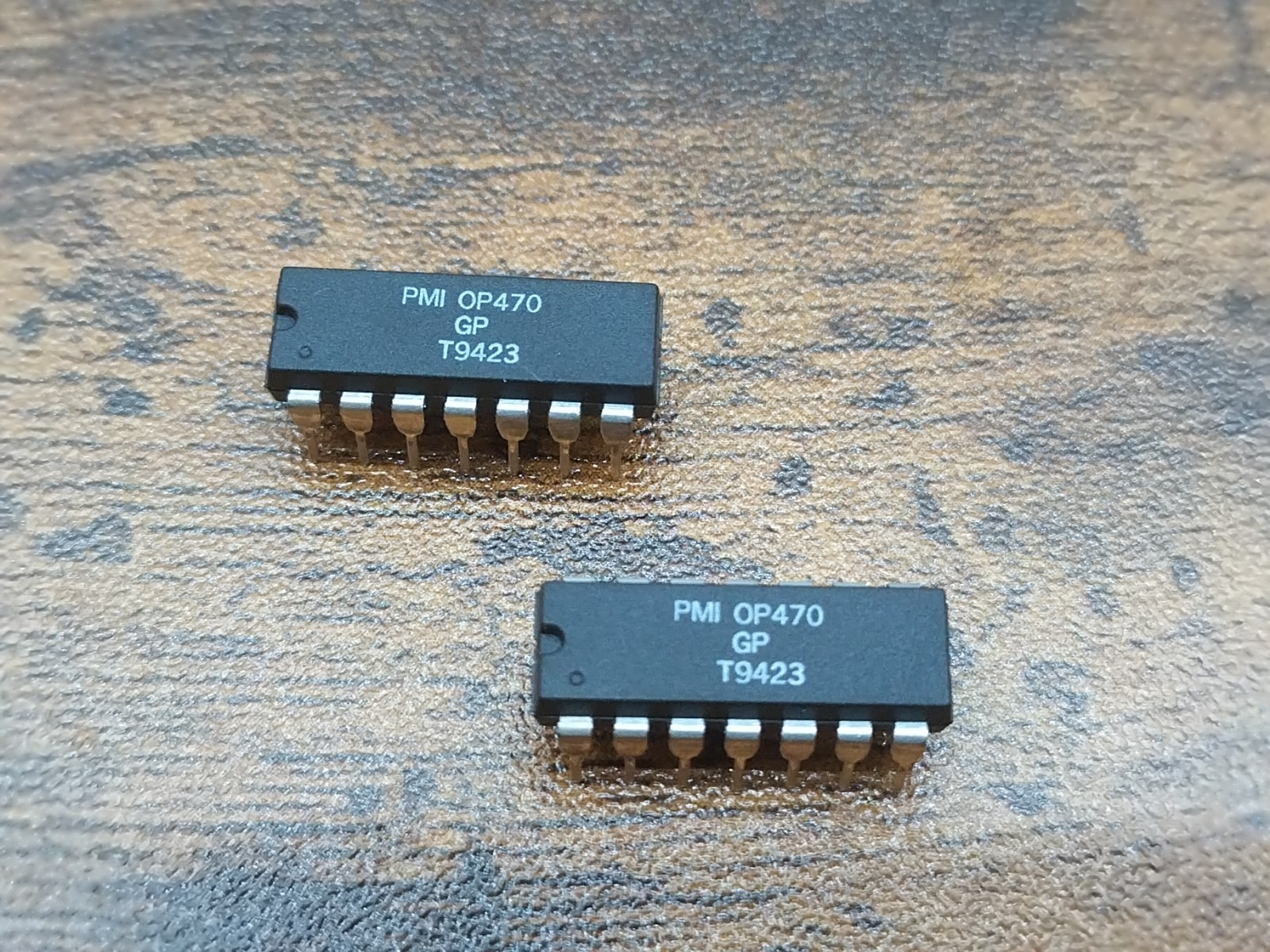 Lot of 2* PMI OP470 GP Very Low Noise Quad Monolithic Op Amp Dip-14 NOS