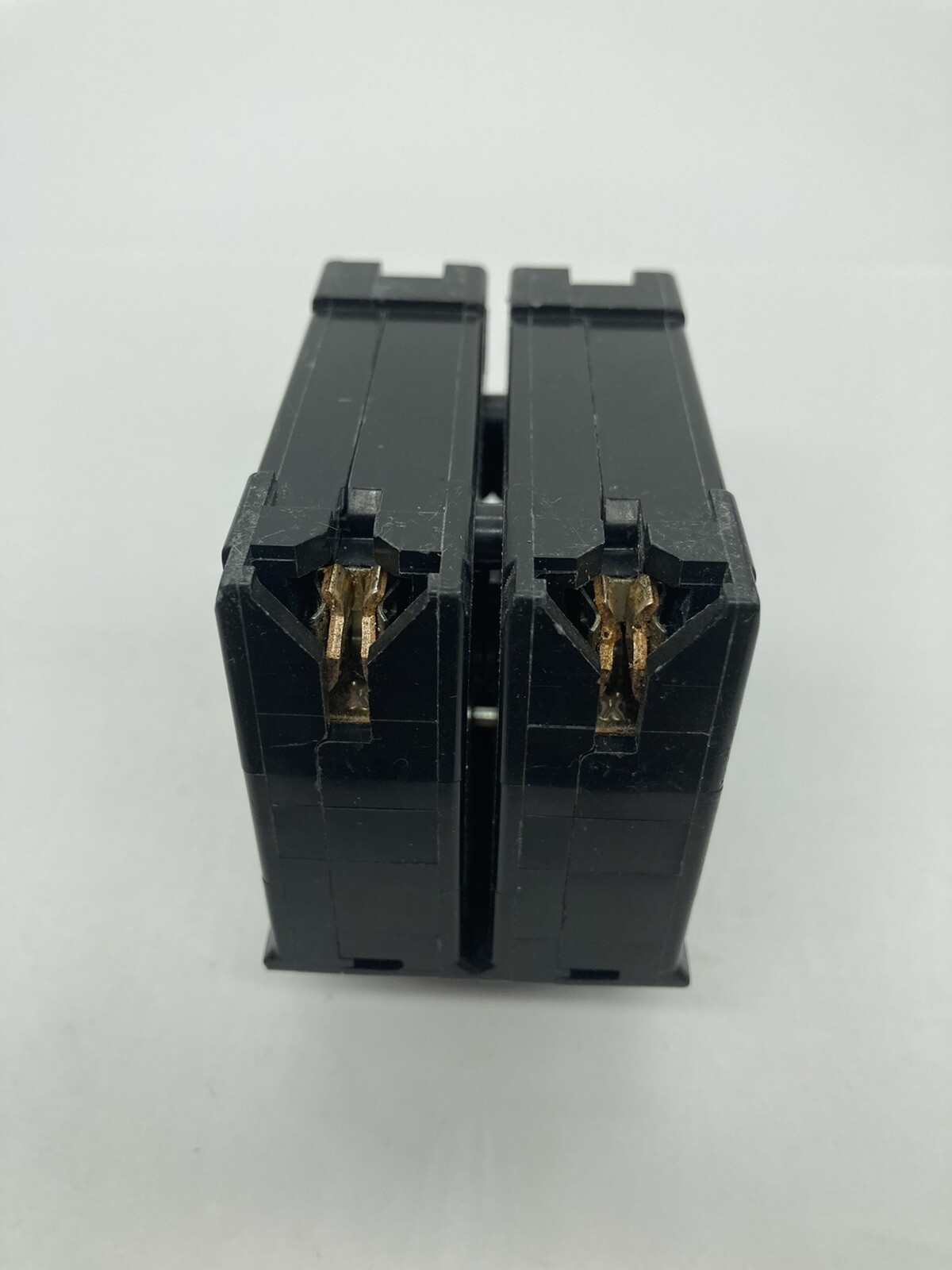 Square D Homeline 2P HOM215 20A 25A 30A 35A 40A 45A 50A 60A 70A Plug In Breaker