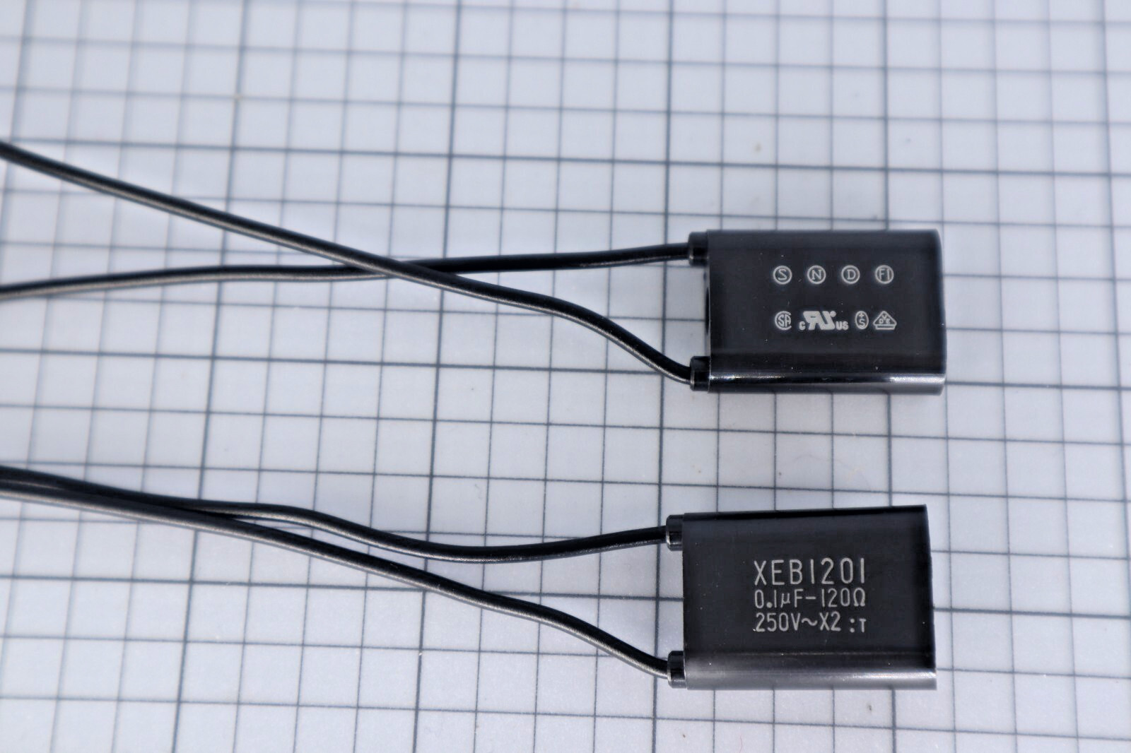 Okaya XEB1201 RC Network Isolated 0.5W 120ohm 0.1uF 250VAC Capacitor