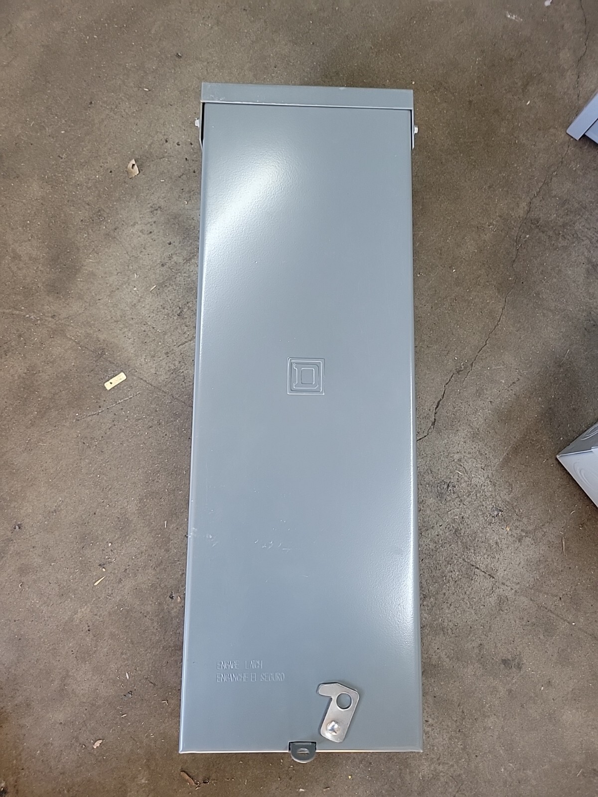 1- Q22200MRBE Square D QO 200 Amp Circuit Breaker Enclosure NO BRAKER