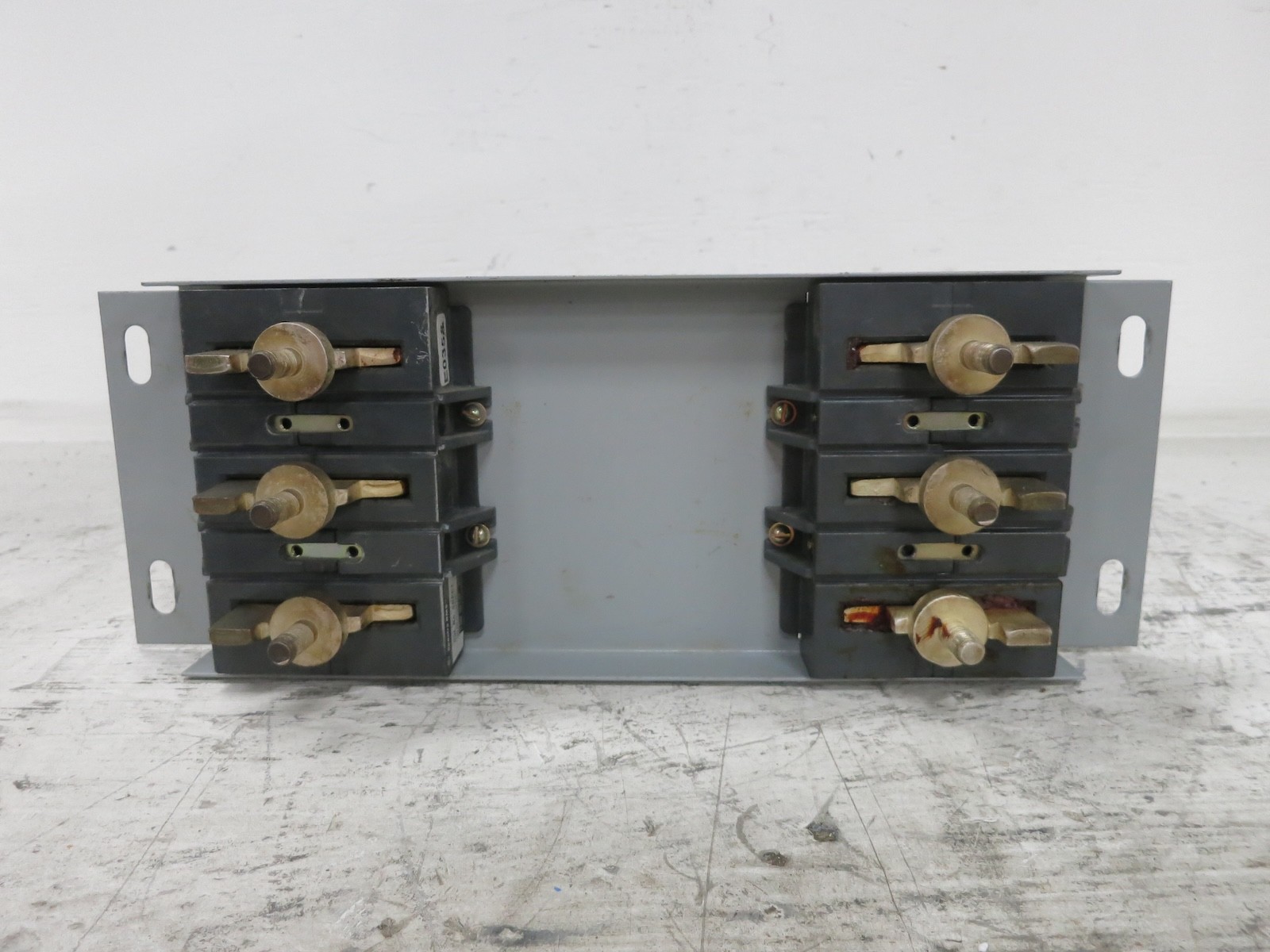 GE SGPC1 Spectra Plug-In Mounting Base SMP3 Plate for SG600 RMS 600A 600 Amp SLS