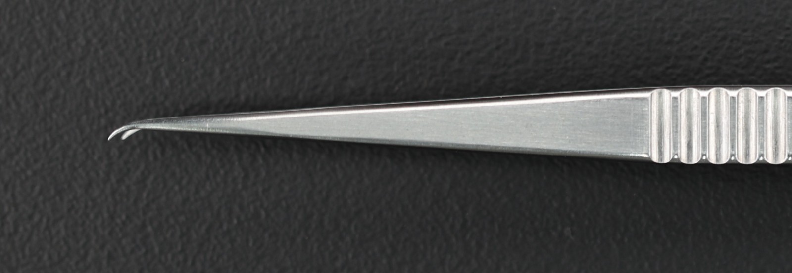 ASSI JFAL318B Microsurgical Forceps, Angled, 7″ – Ultrasonically Cleaned