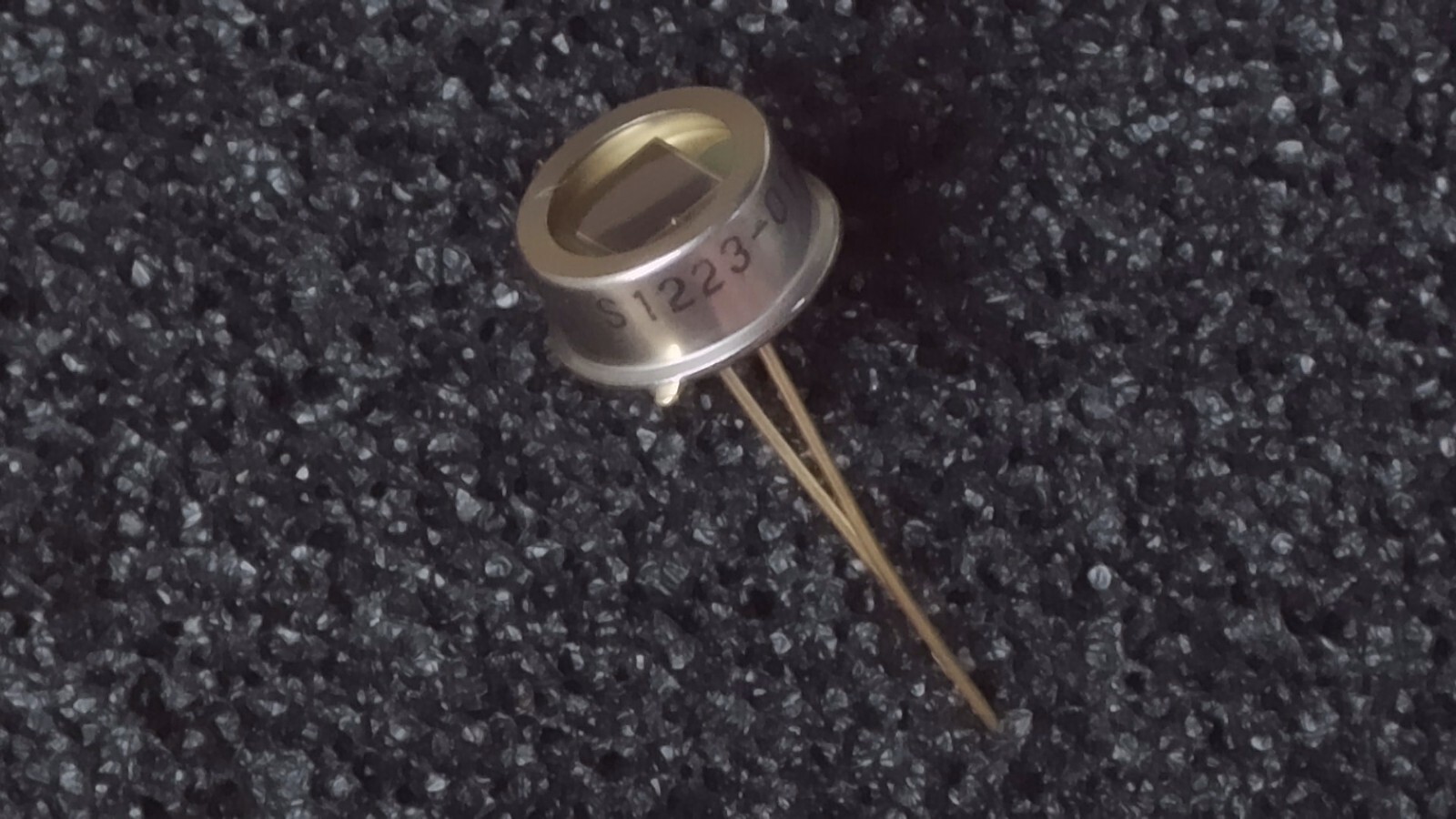 Hamamatsu S1223-01 Si Gold Pin Photodiode, Visible to Near Infrared, TO-5 – New