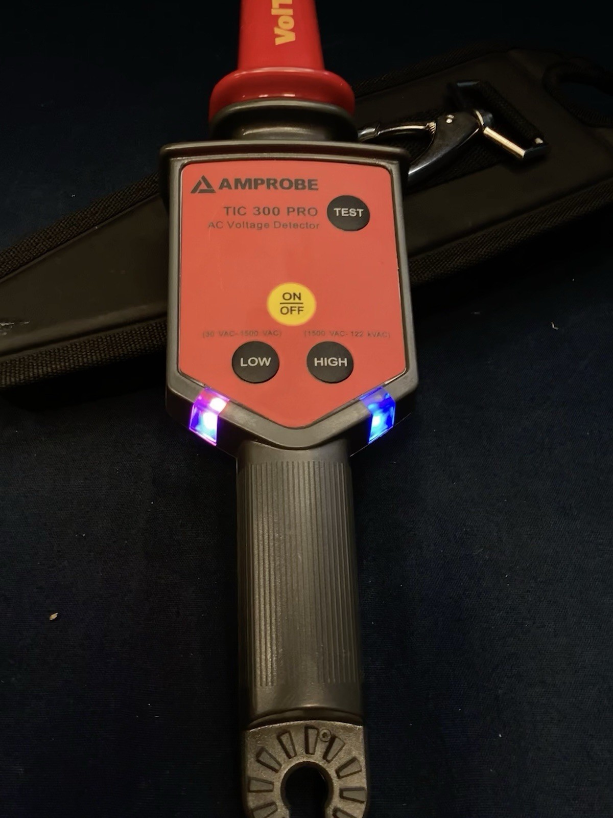 AMPROBE TIC 300 PRO AC VOLTAGE DETECTOR TESTER W/ CASE
