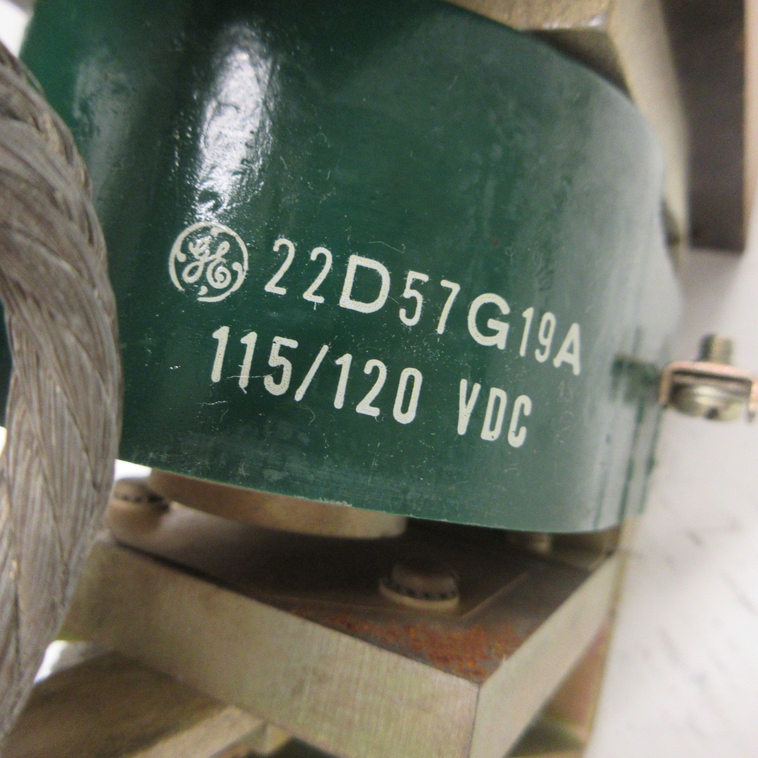 General Electric IC2800 A501AB23C DC Contactor 100 Amp 600V GE 100A 120 VDC Coil