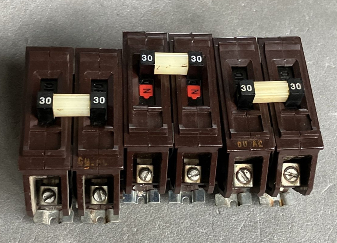 Wadsworth A230NI 30 Amp 2 Pole 2P Type A Metal Foot / Tabs Breaker A230