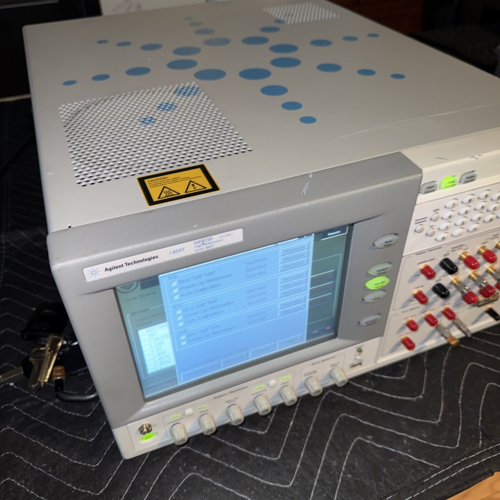 Agilent / Keysight N4903B MY49101043 Serial J-BERT, 150 Mb/s to 12.5 Gb/s Option