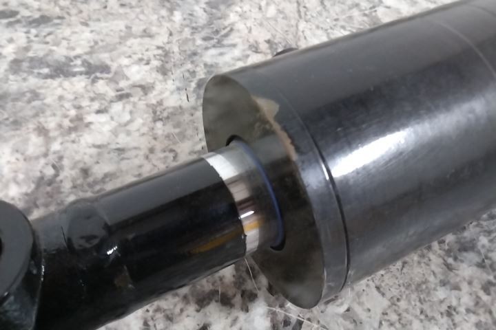 Maxim 288-357 3.5 In Bore Diameter 24 In Stroke L Welded Hydraulic Cylinder