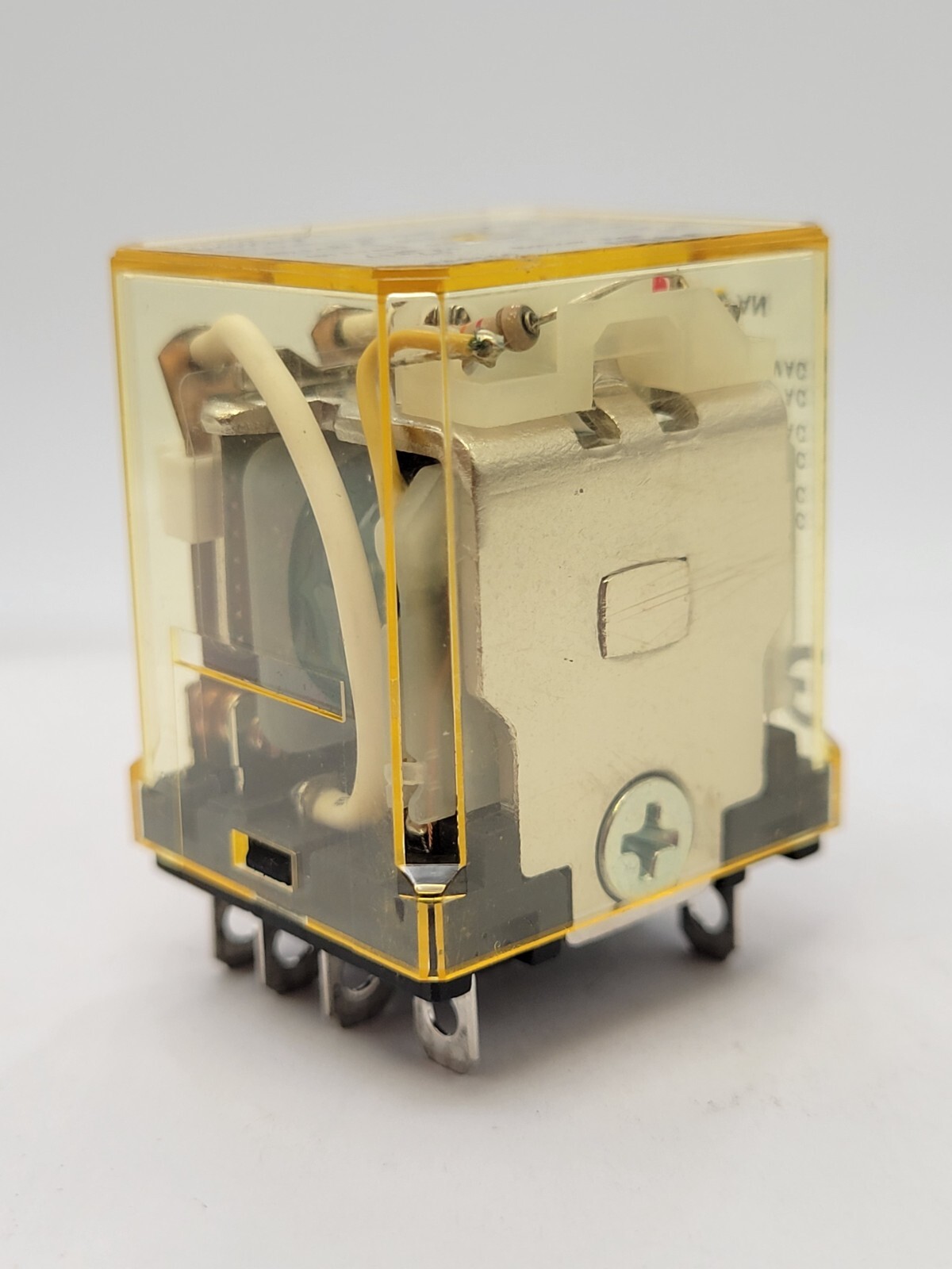 IDEC RH3B-UL Relay Plug-in Mount 3PDT 10A 240V Coil 24VDC 11-Pin Blade Terminal