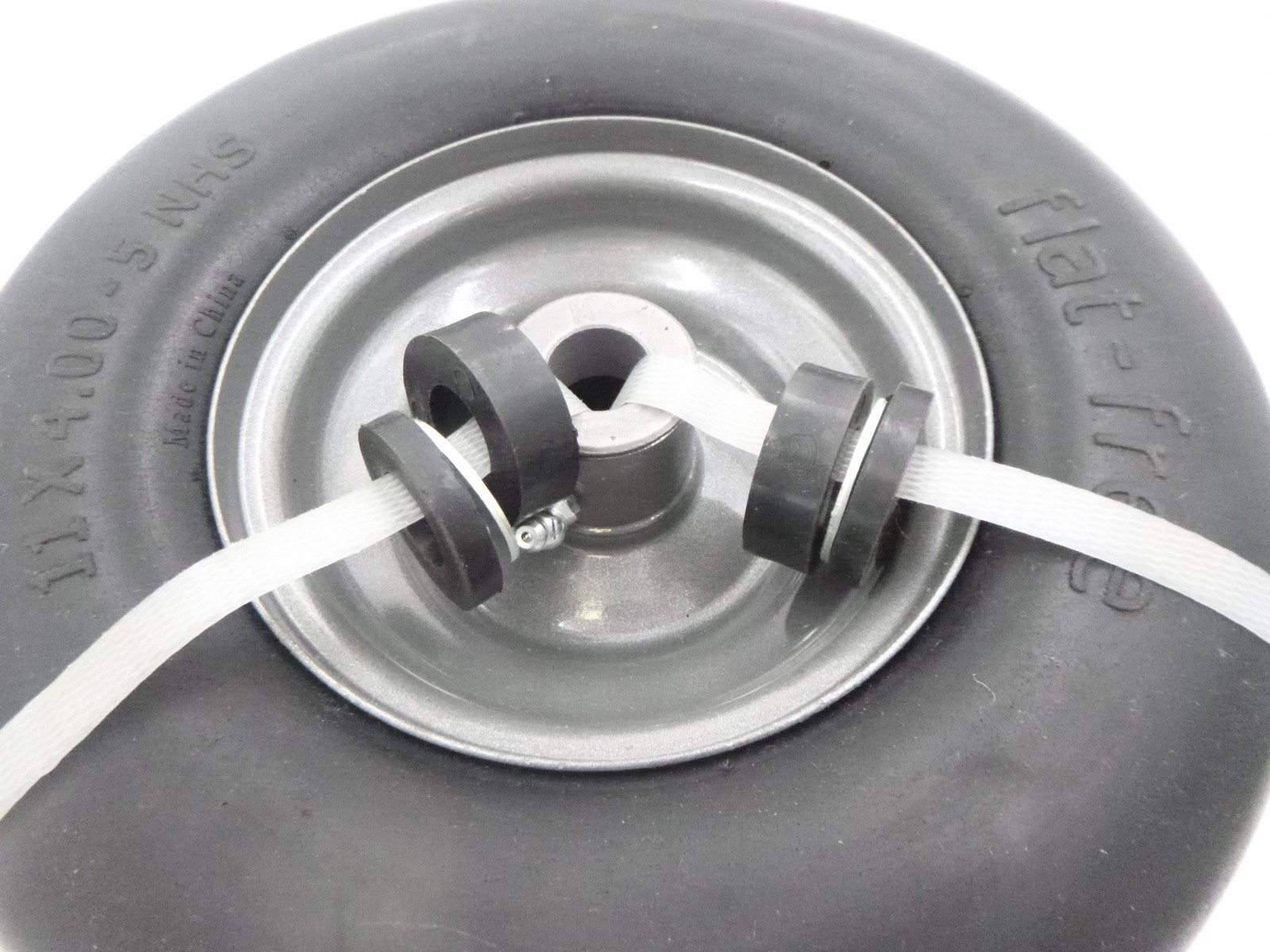 11×4.00-5 Flat Free Zero-turn Lawn Mower Tire Assembly Smooth Tread