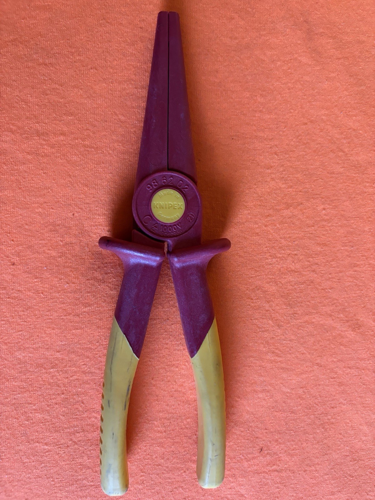 Knipex 98 62 02 Flat Nose Plastic Pliers 1000V Insulated Red Yellow Business USA