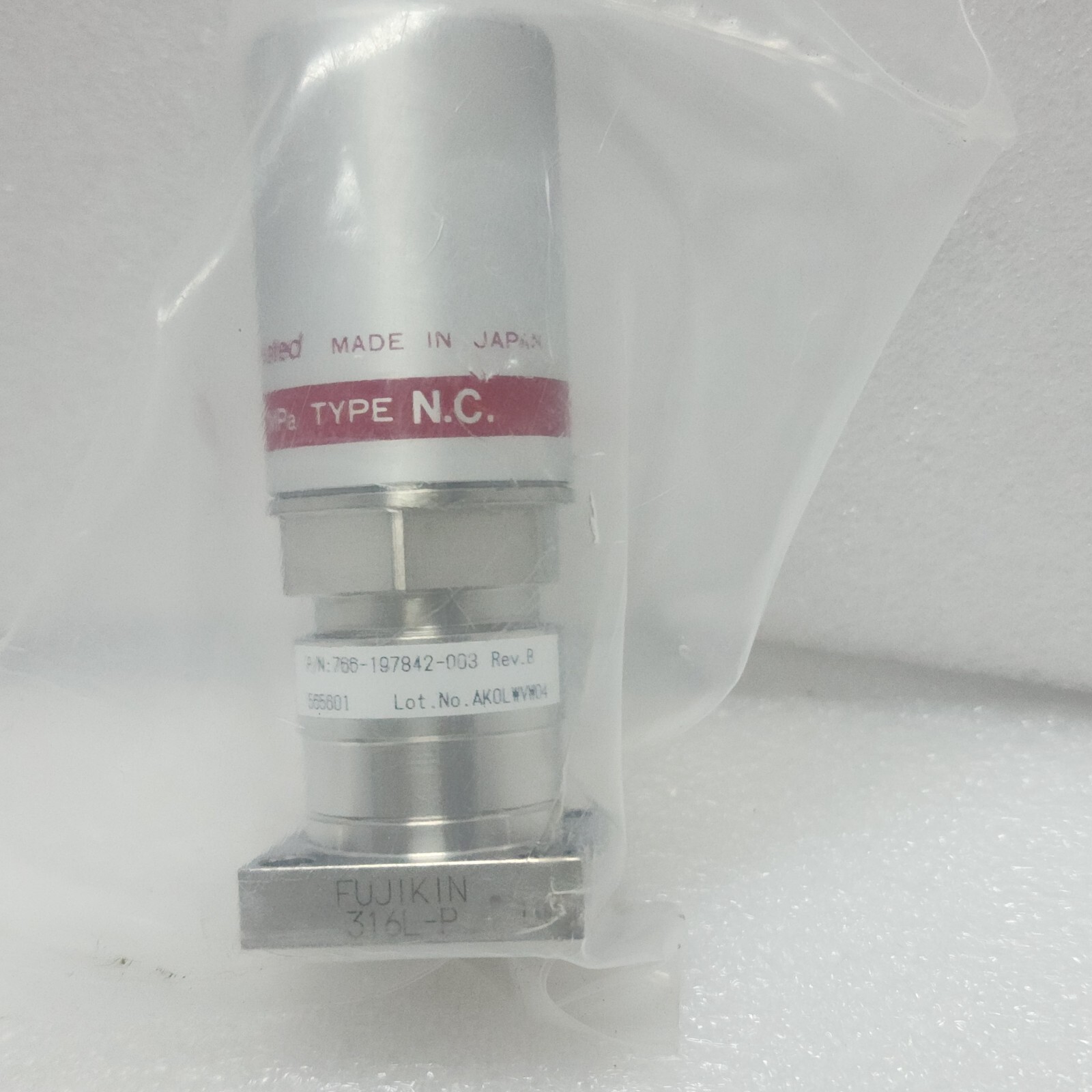 Fujikin C No 565601, 0.P. 0.5-0.6 MPa,Lam 766-197842-003 R B, N.C Valve,+97101